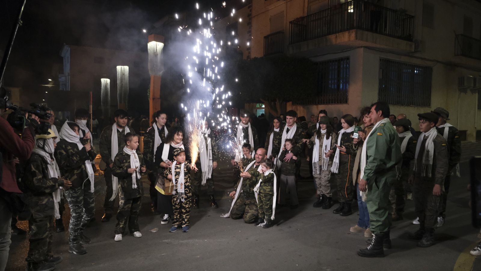 Imágenes de la procesión y carretillas de Cantoria