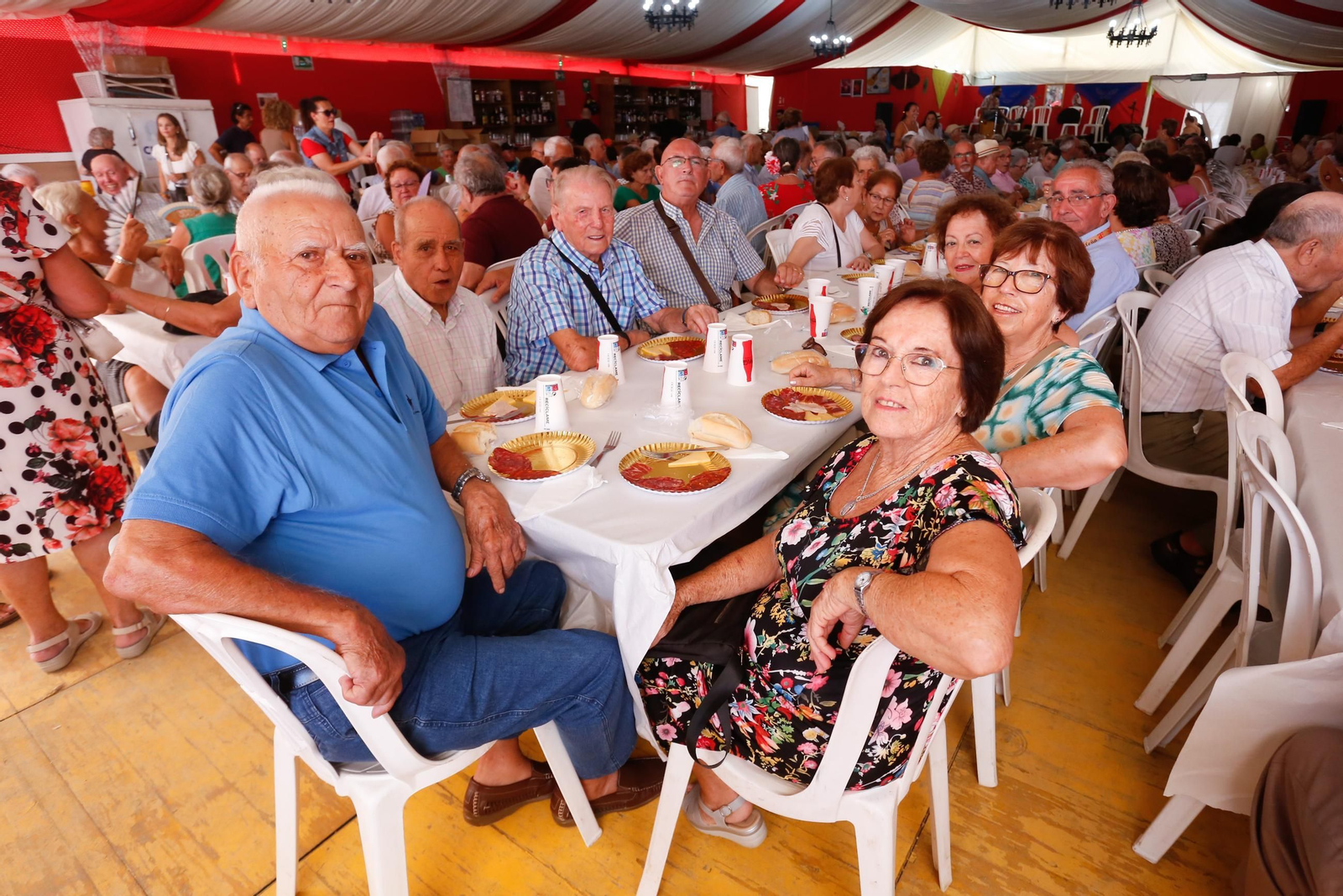 Búscate en las fotos del lunes en la Feria de Tarifa