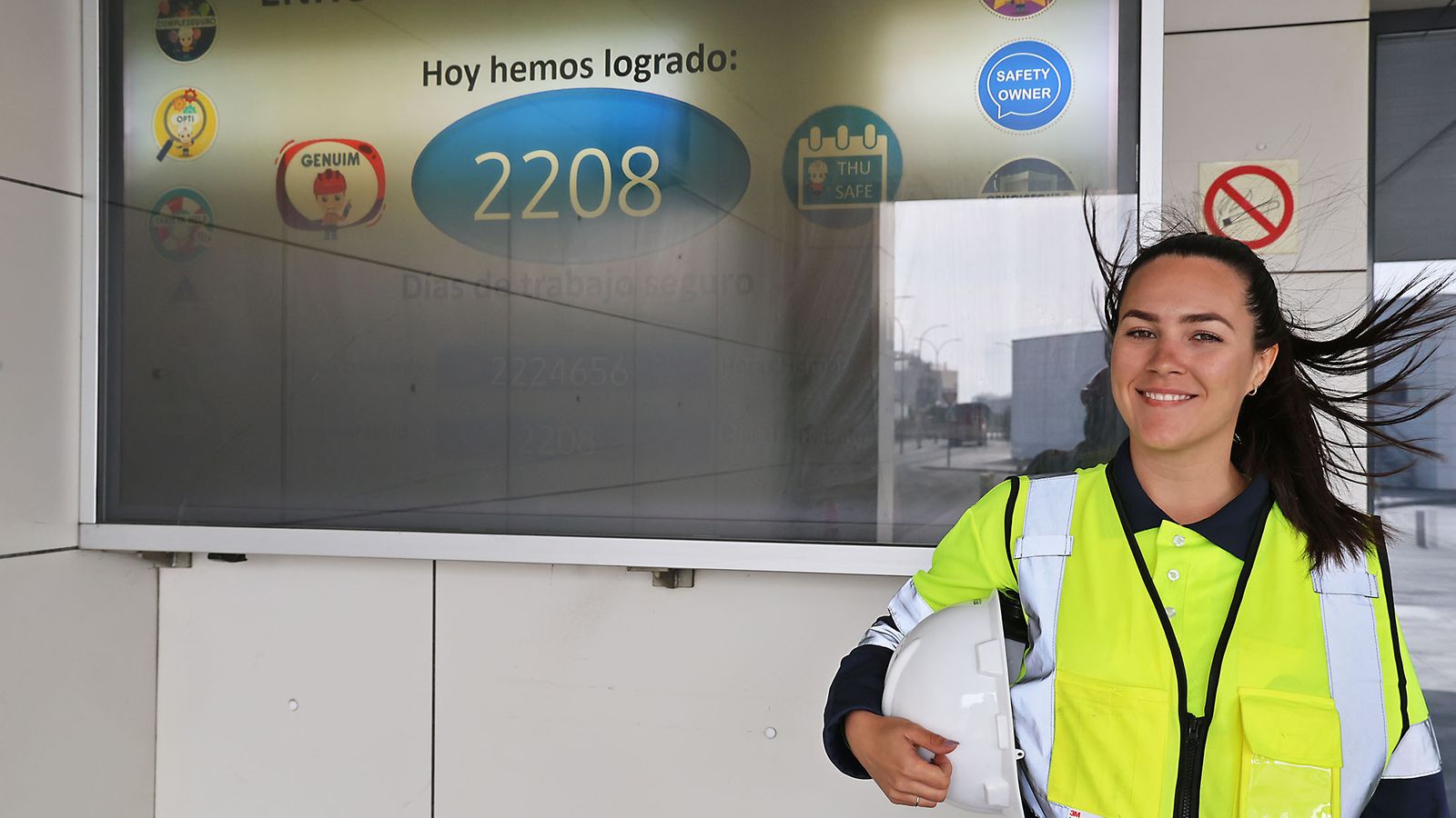 Caminos peatonales señalizados para prevenir riesgos de atropello.