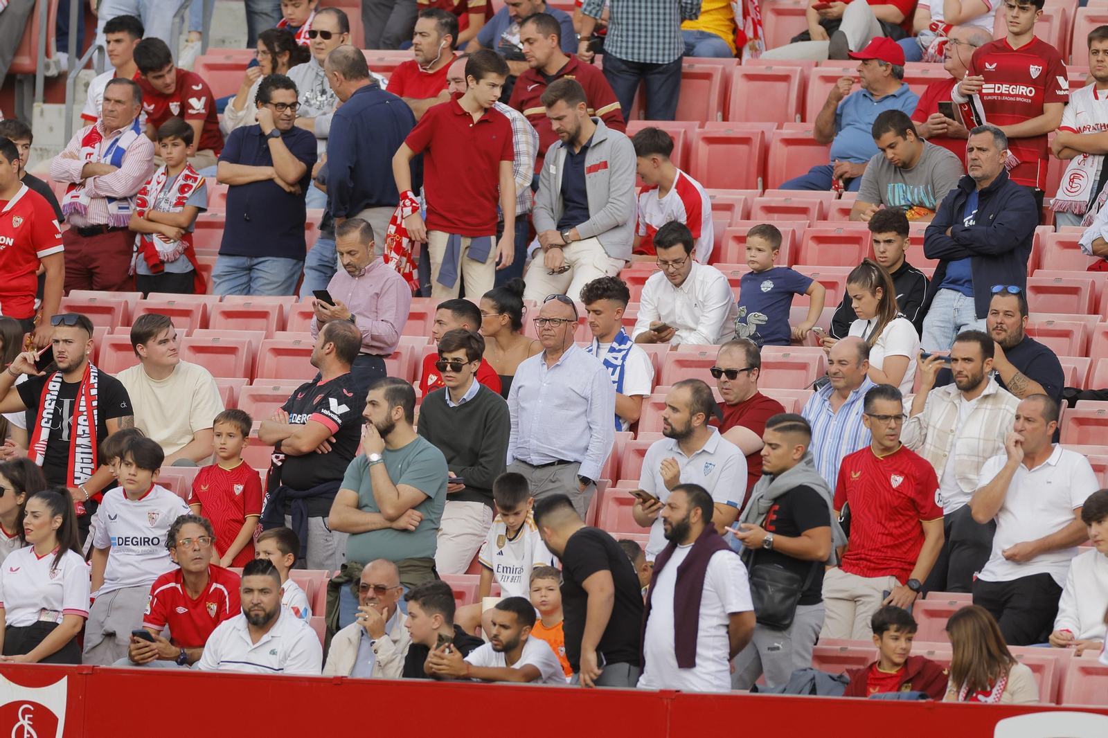 Búscate en las fotos del Sevilla-Madrid