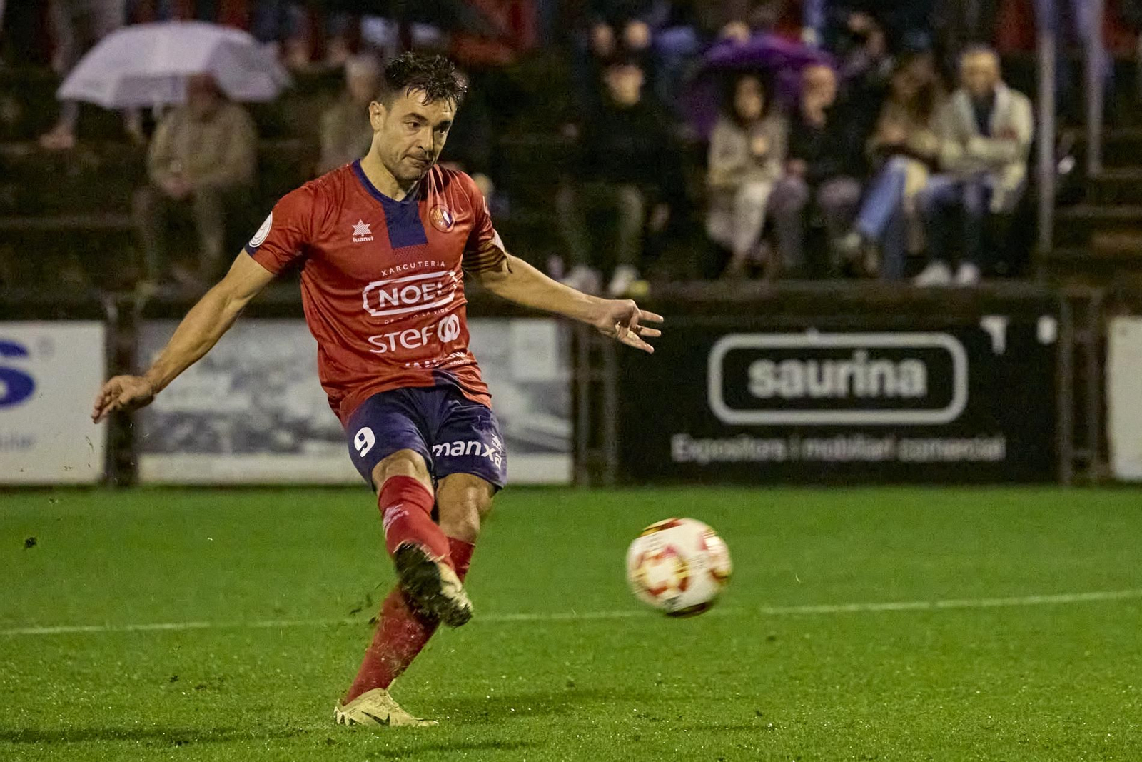 Las mejores fotos de la derrota del Córdoba CF en Olot en la Copa del Rey