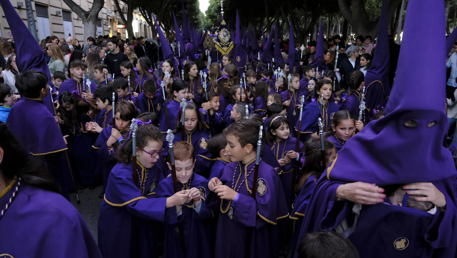 Pasión vuelve a su Iglesia de Santa Teresa azotada por la lluvia