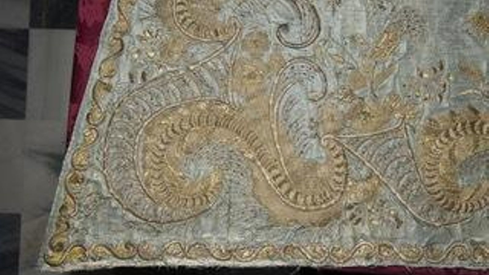 Detalles del manto de la Sacramental de la Magdalena.