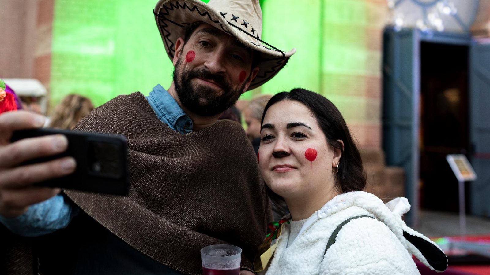 Búscate entre las mejores imágenes de la final del COAC 2025 del Carnaval de Cádiz