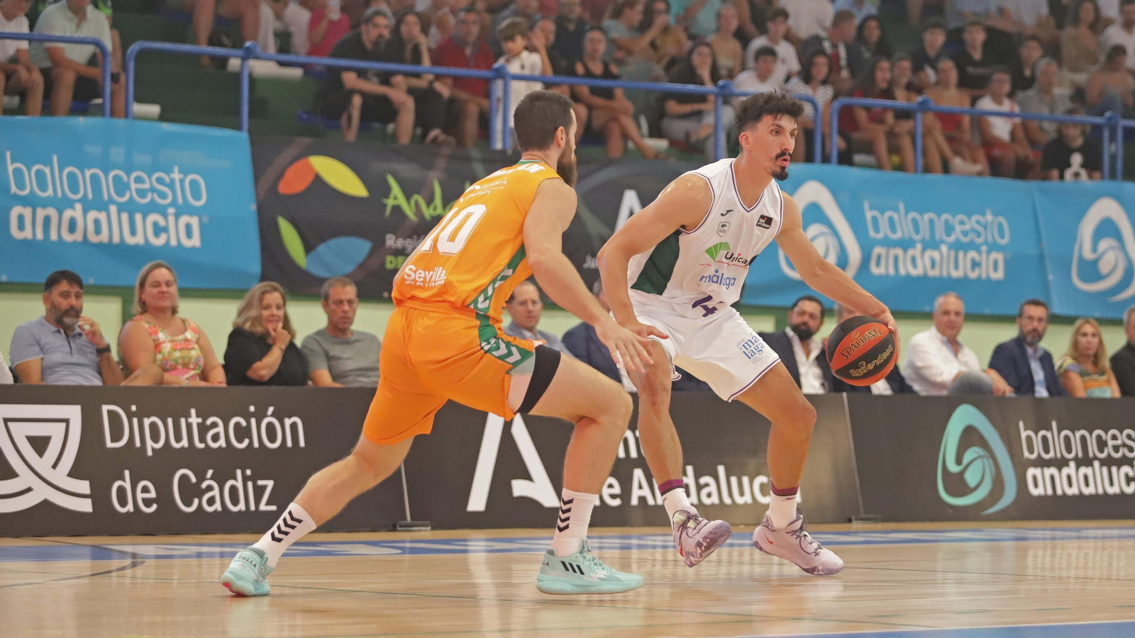 Las mejores fotos del Unicaja - Betis en La Línea