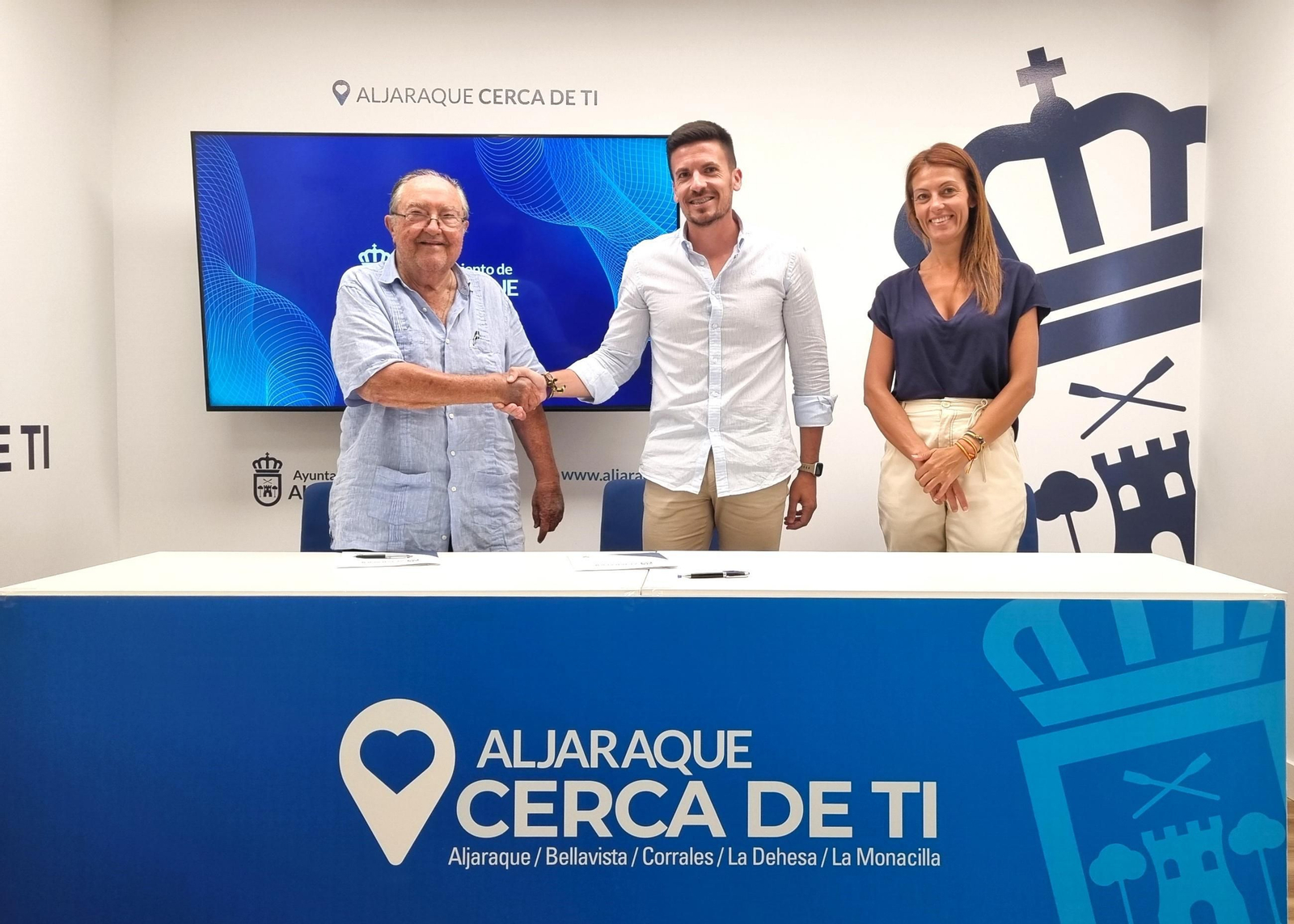 Juan Manuel Díaz, Adrián Cano y Gema Hinestrosa en la firma del convenio.