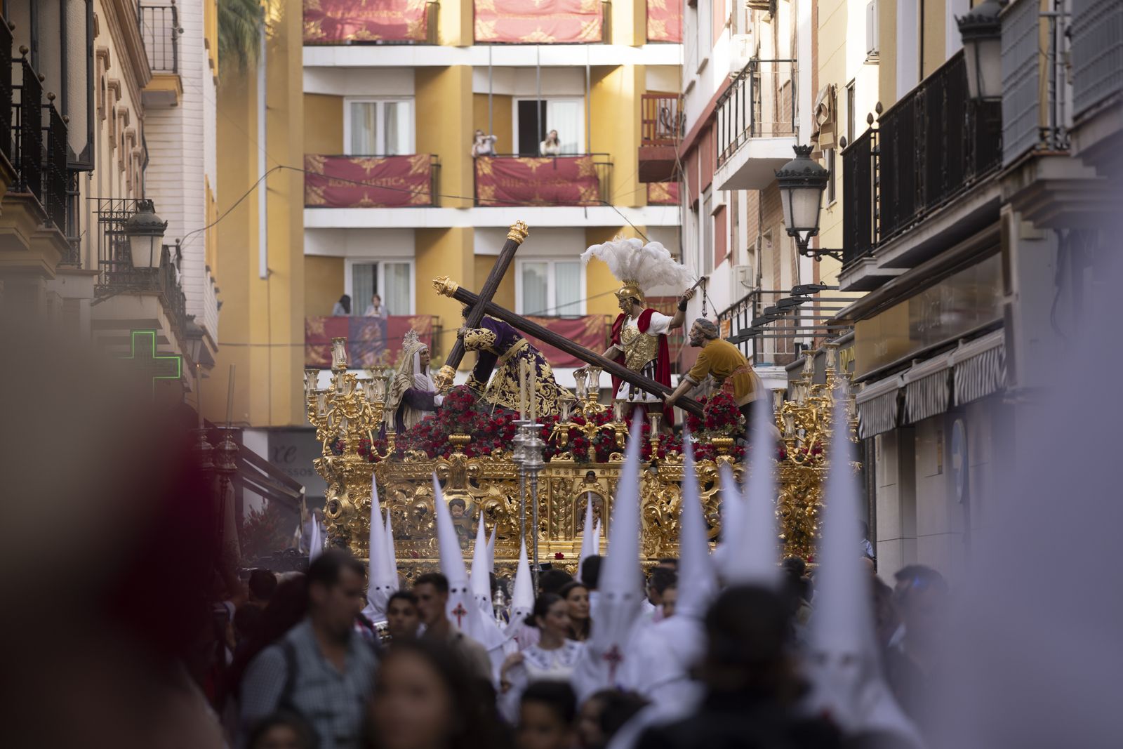 Lunes Santo: Tres Caídas en Huelva, en imágenes