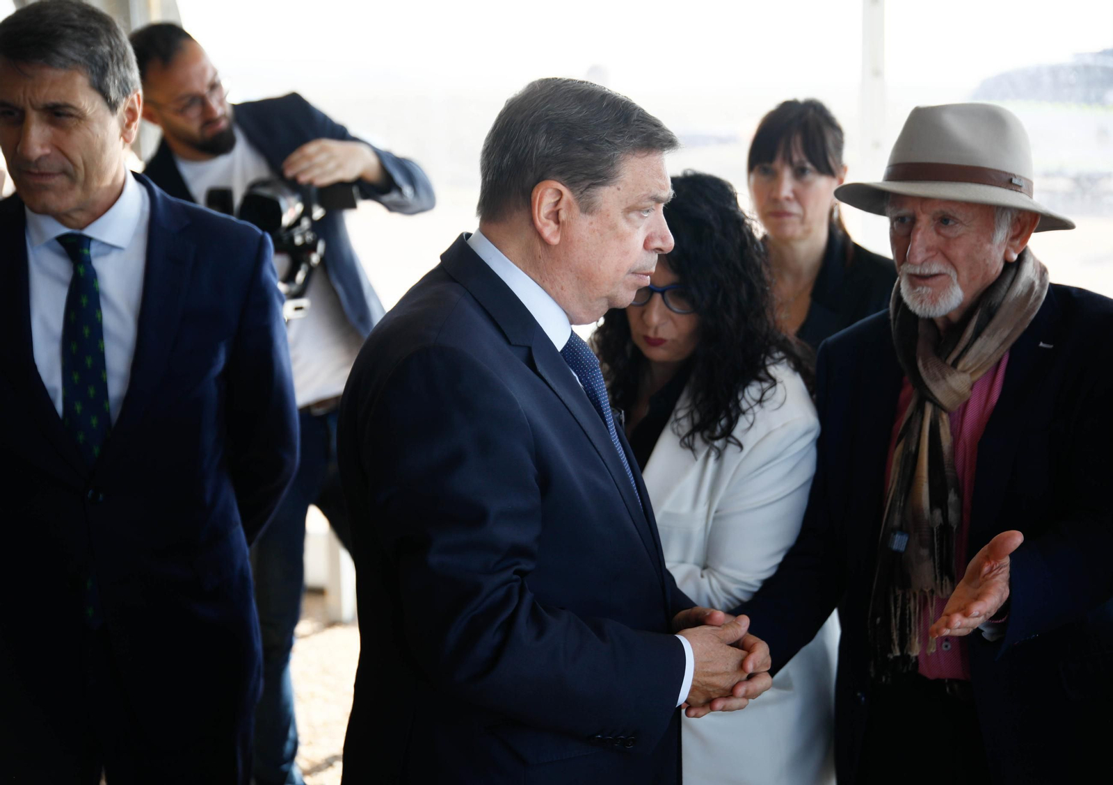 El ministro de Agricultura, Pesca y Alimentación, Luis Planas visita una de las balsas de la CUNC, en imágenes