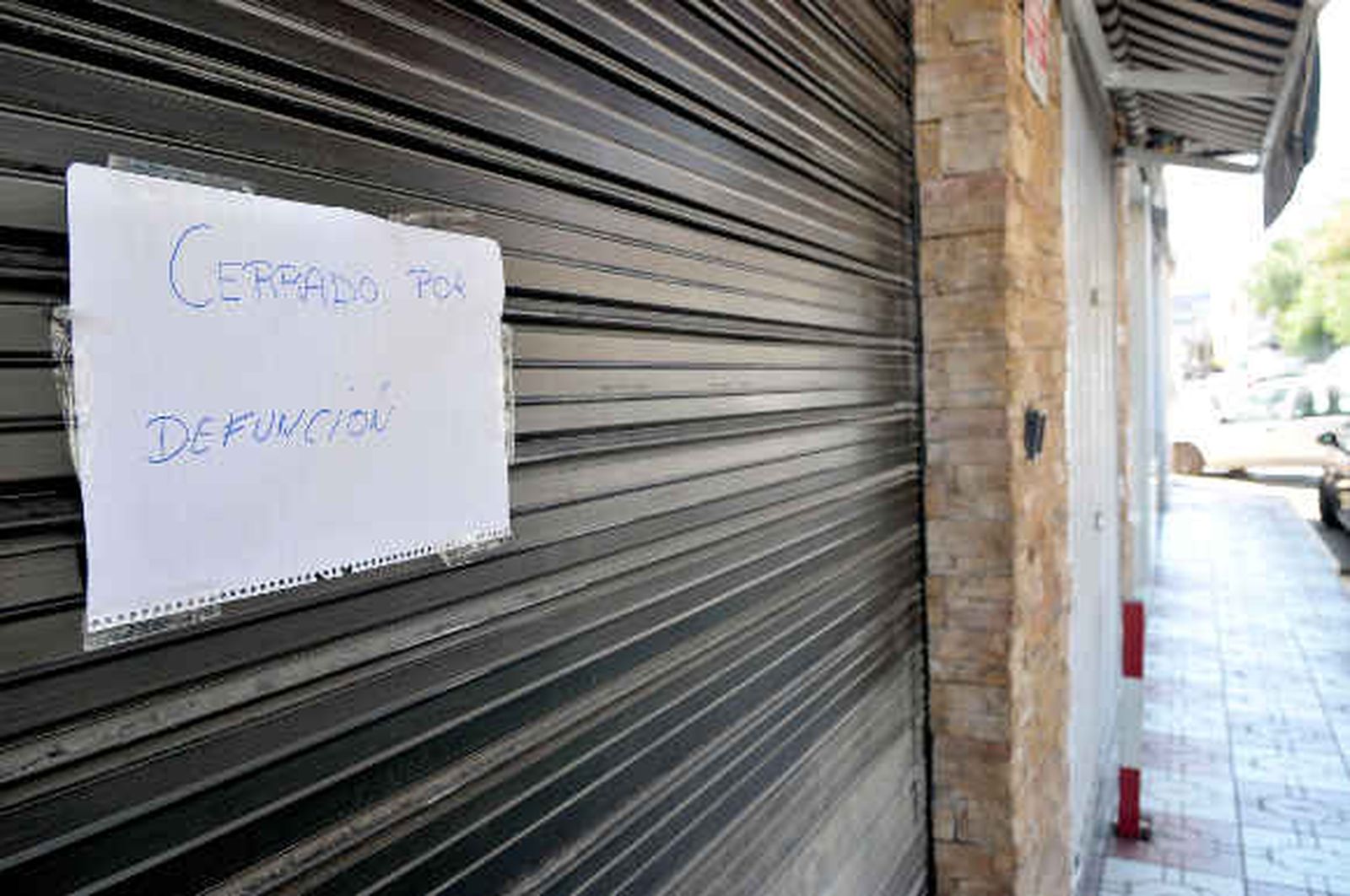 El Ayuntamiento de Otura decreta dos días de luto por el asesinato