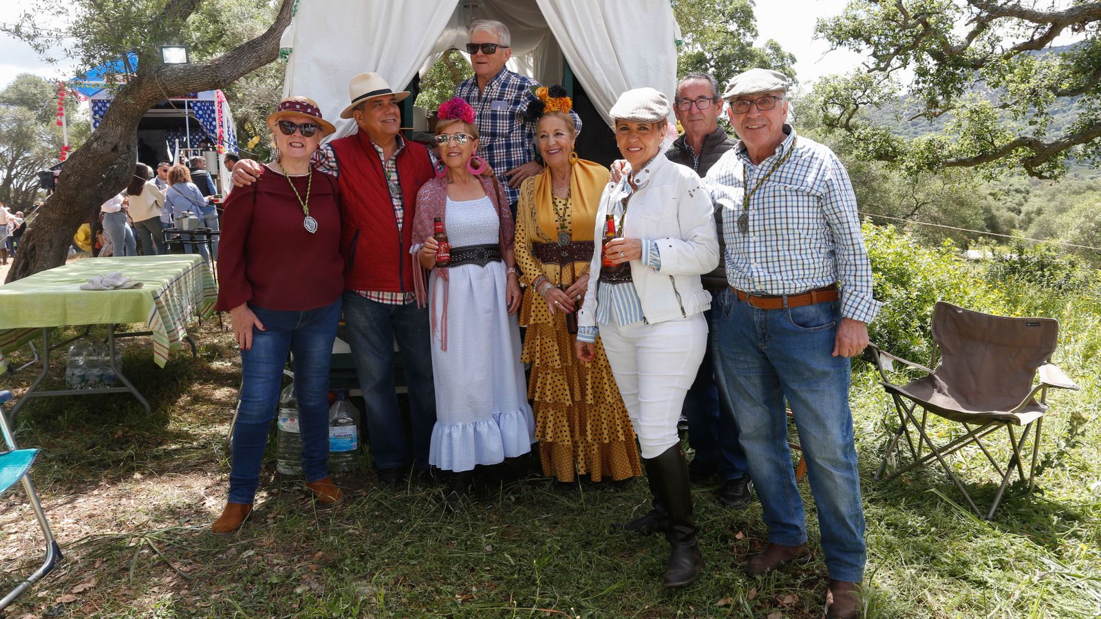 Búscate en las fotos del domingo en la romería de Los Barrios