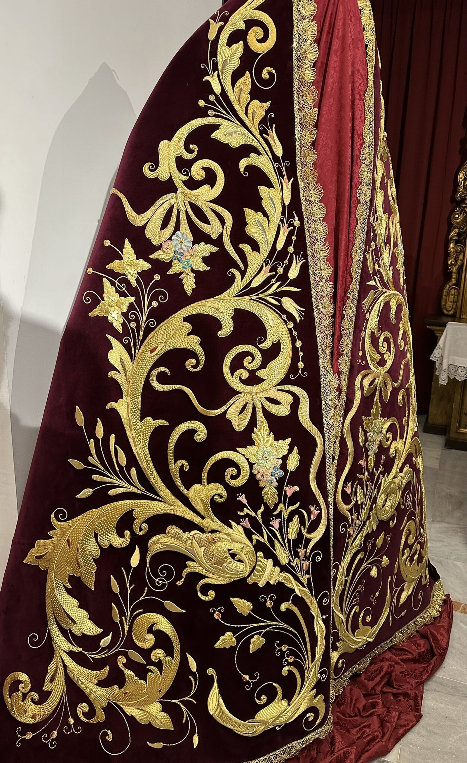 Nuevo manto para la Virgen de Guadalupe