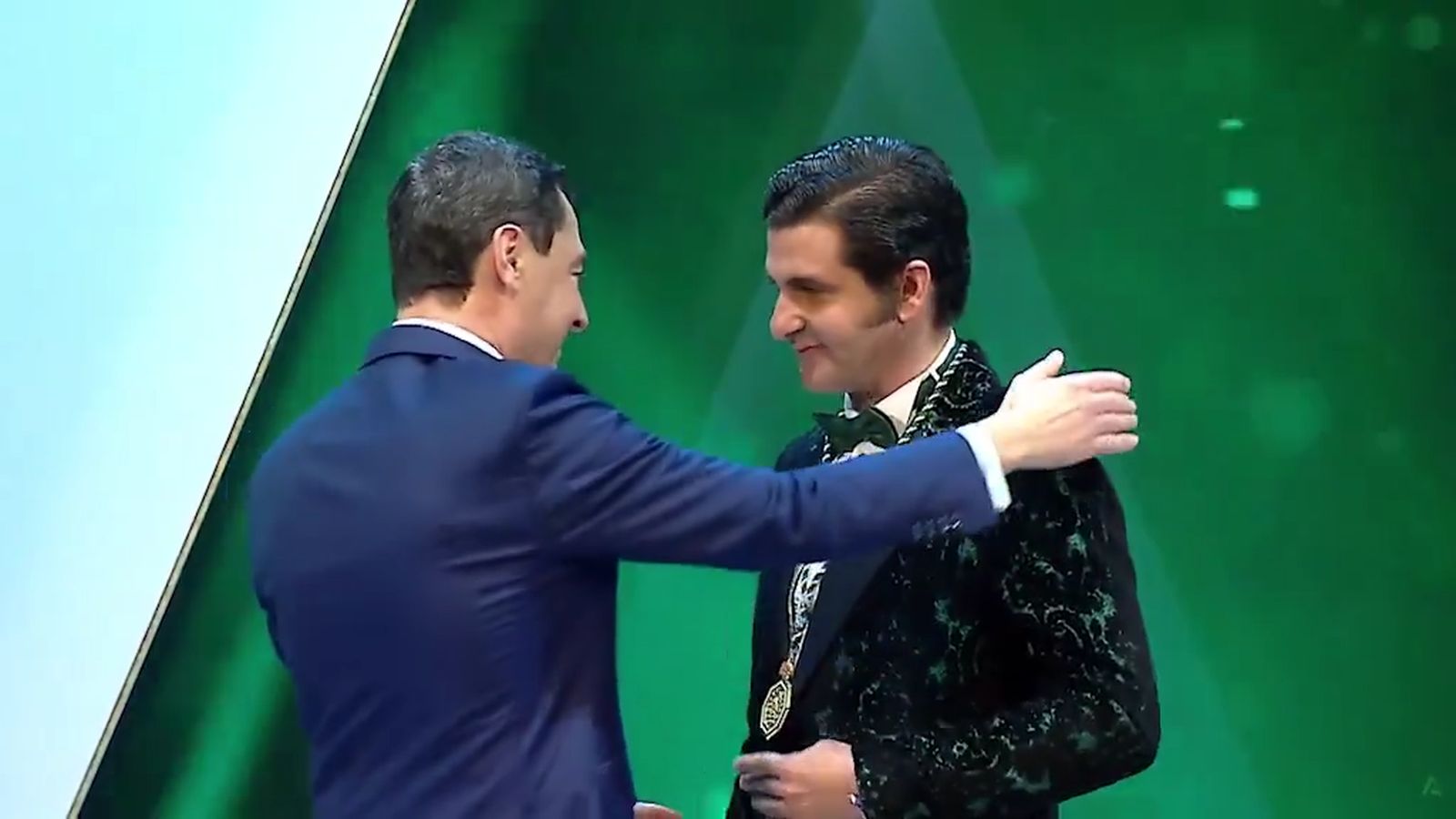 Morante, genio y figura en la recogida de su Medalla de Andalucía