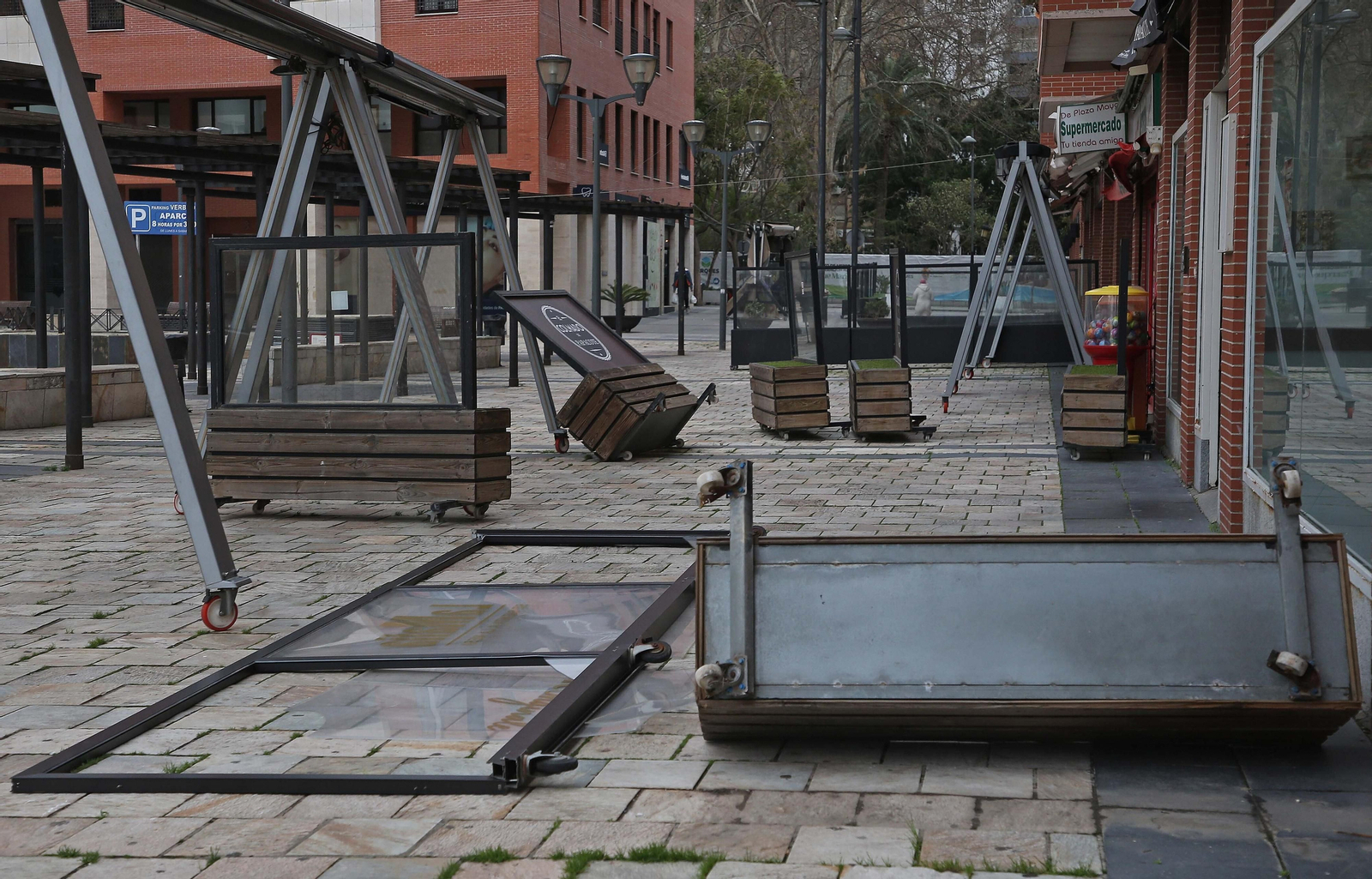 Fotos de los efectos del temporal de viento en Algeciras