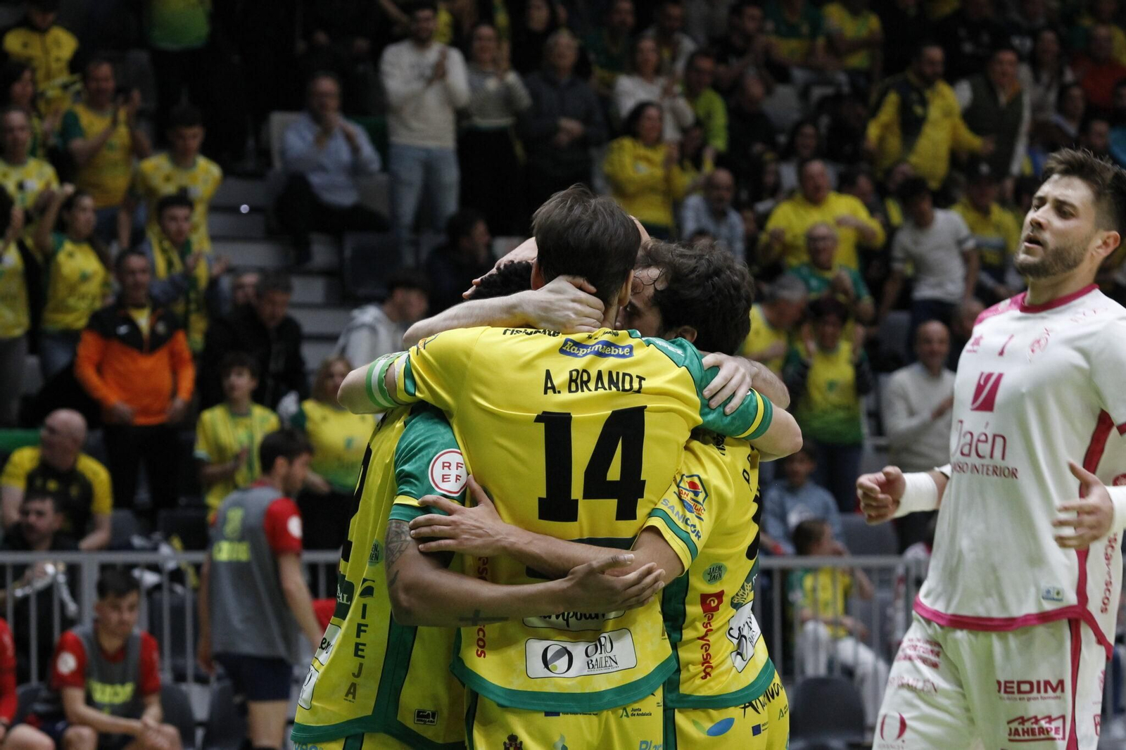 Celebración de uno de los goles del Jaén Paraíso Interior.