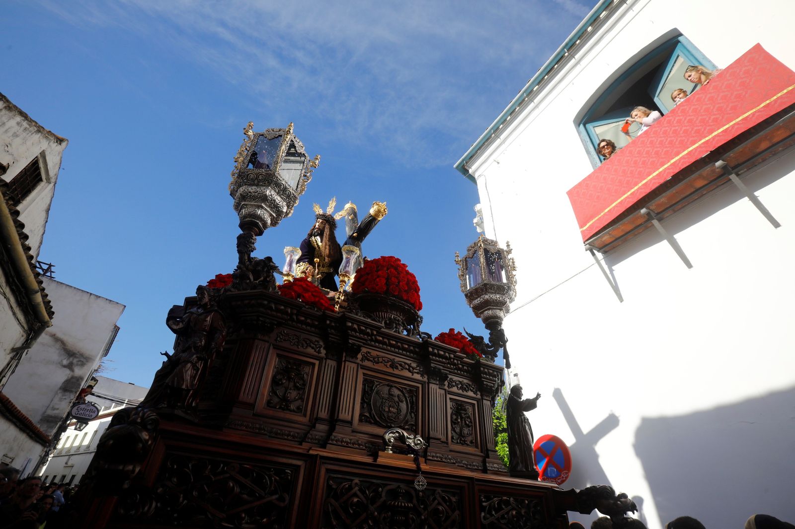 Jueves Santo en Córdoba: la procesión del Caído, en imágenes