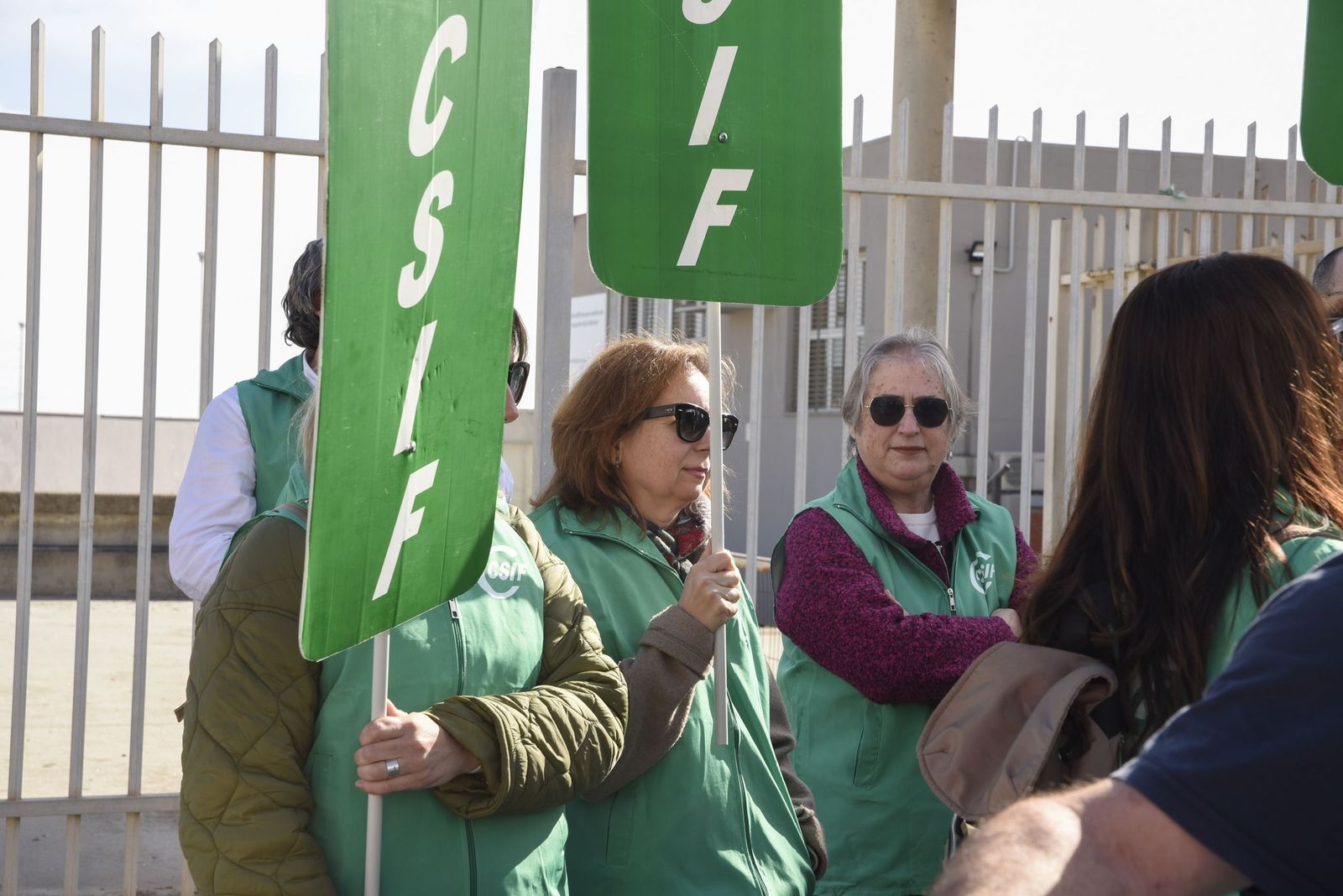 Las fotografías de la concentración de CSIF en La Línea por las mejoras laborales en la Agencia Pública de Puertos de Andalucía