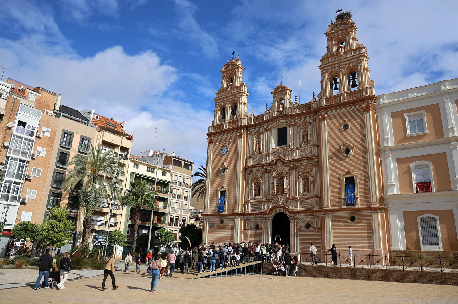 Domingo de Ramos 2025: Imágenes de la Misa presidida por el obispo de Huelva, Santiago Gómez, en la Catedral de Huelva