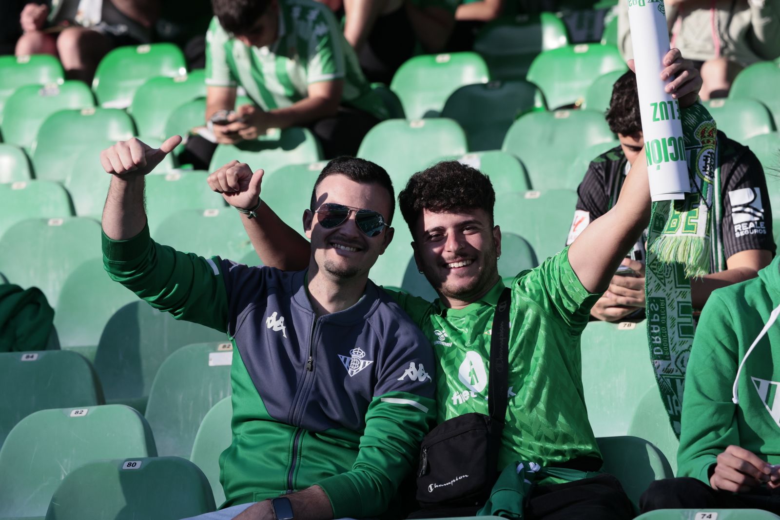 Buscáte en las gradas del Villamarín