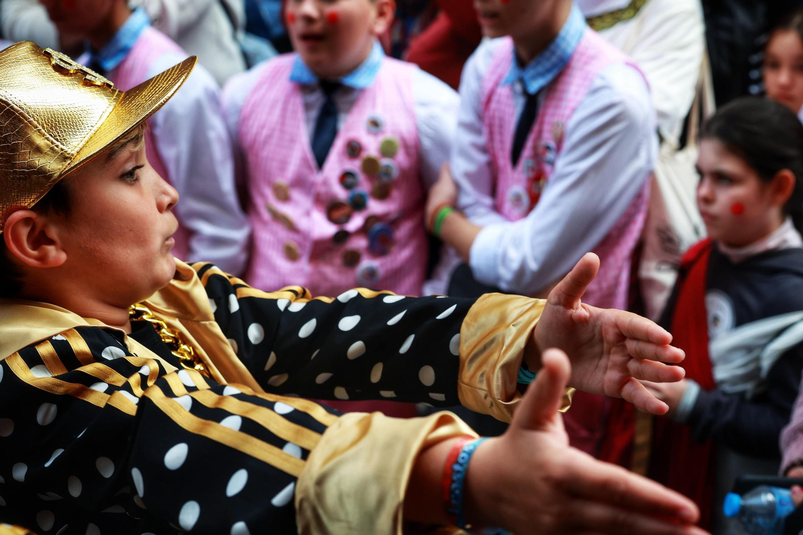 Las mejores imágenes del primer domingo del Carnaval de Cádiz