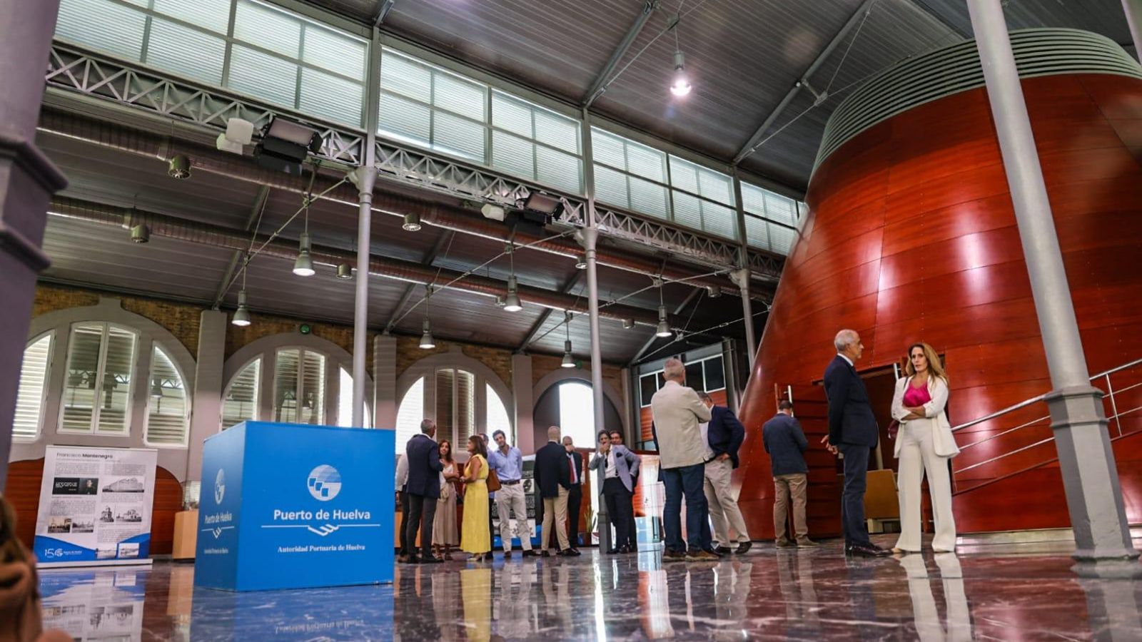 Momentos previos a la jornada entre el Puerto de Huelva y empresarios sevillanos.