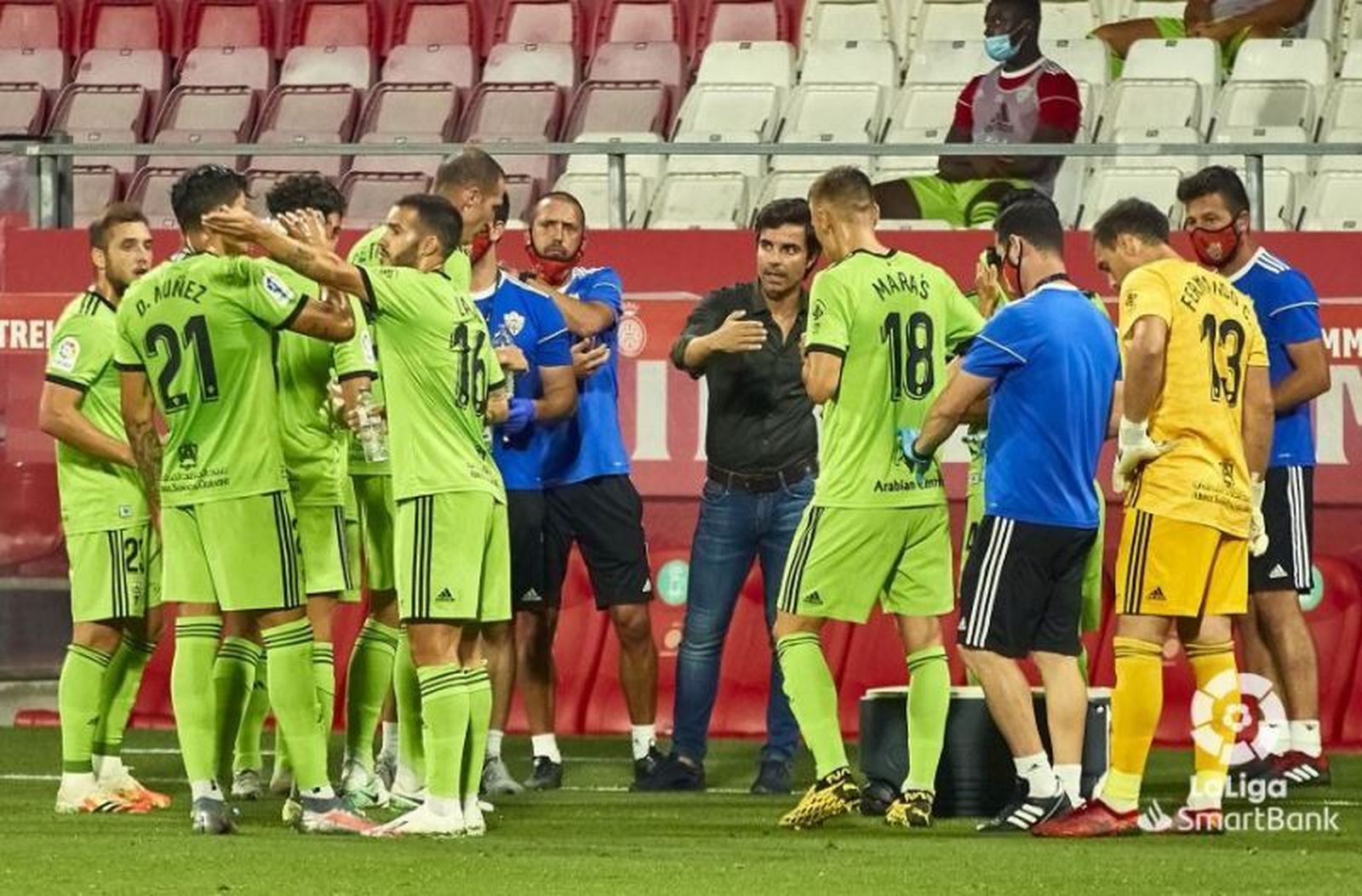 Silva se dirige a sus futbolistas.