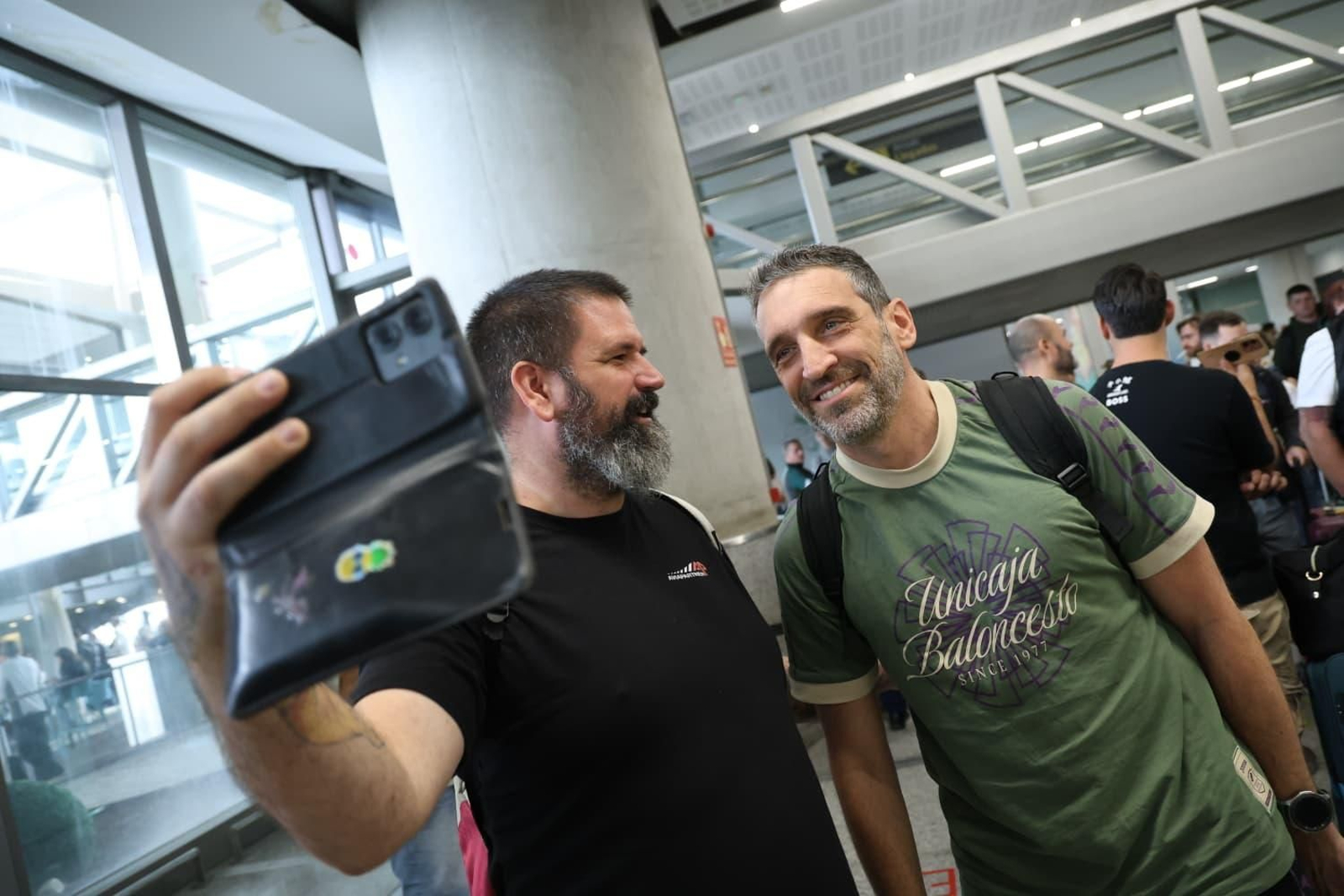 El Unicaja brinda la Copa Intercontinental con la afición