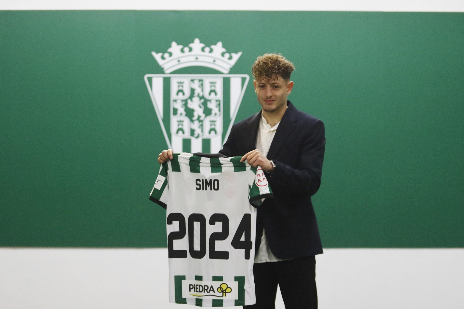 Las imágenes de la renovación de Simo hasta 2024 con el Córdoba CF