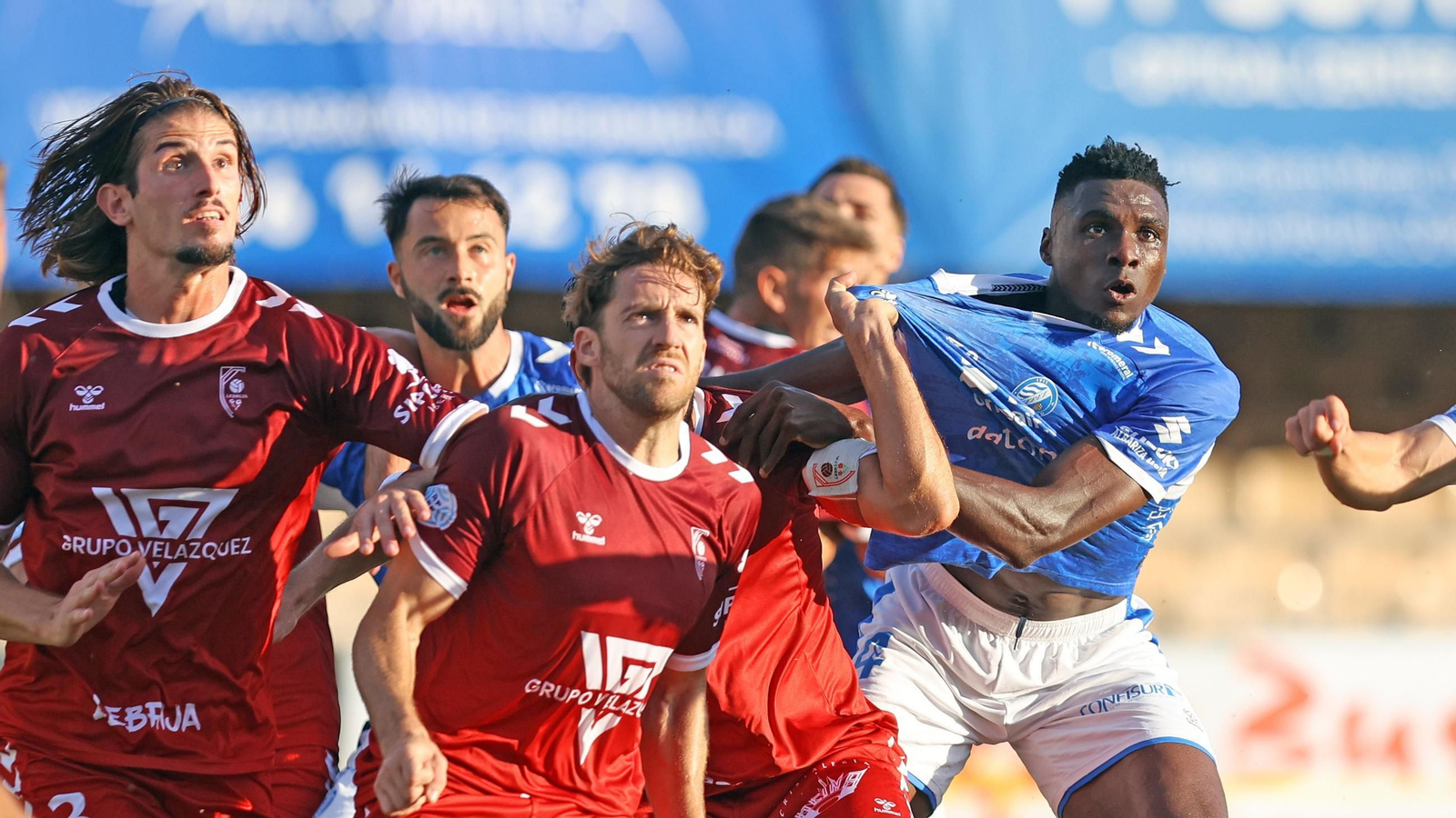 Imágenes del Xerez DFC contra el Atlético Antoniano en Chapín
