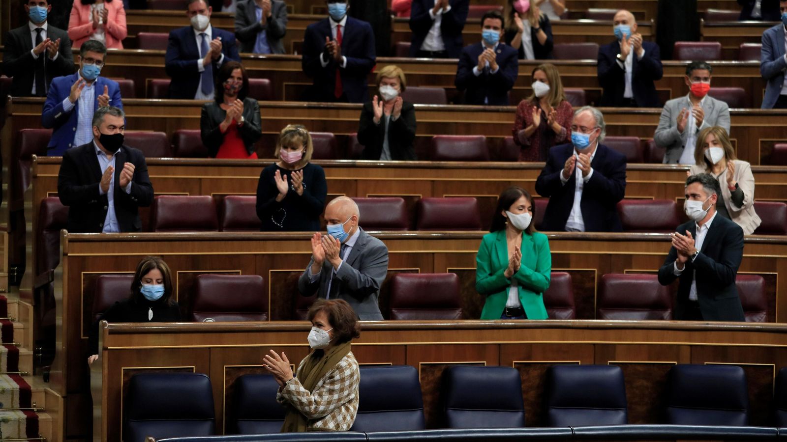 Aplausos socialistas a Adriana Lastra.