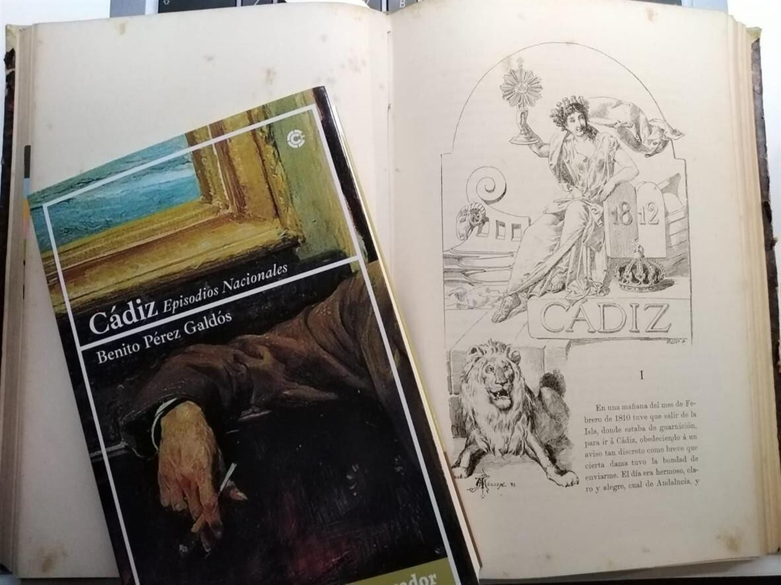 Portada del libro de Cazador, junto a uno de los grabados. Portada del libro de Cazador, junto a uno de los grabados.
