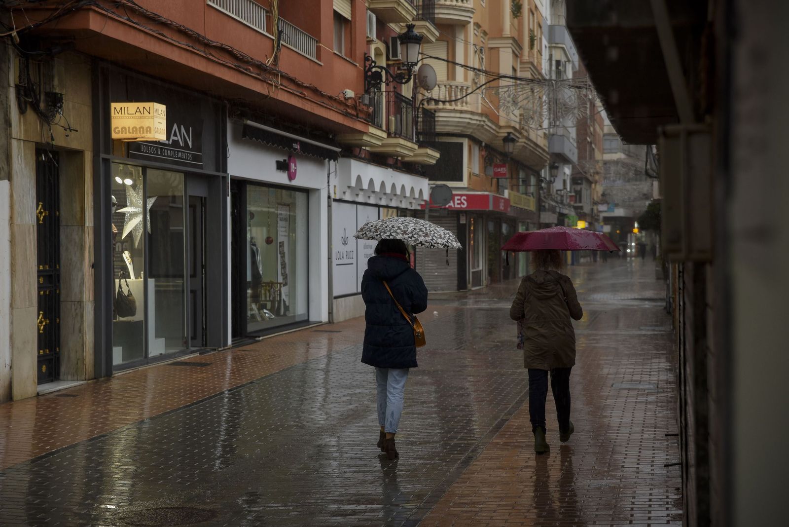 Las fotos de un sábado lluvioso en La Línea