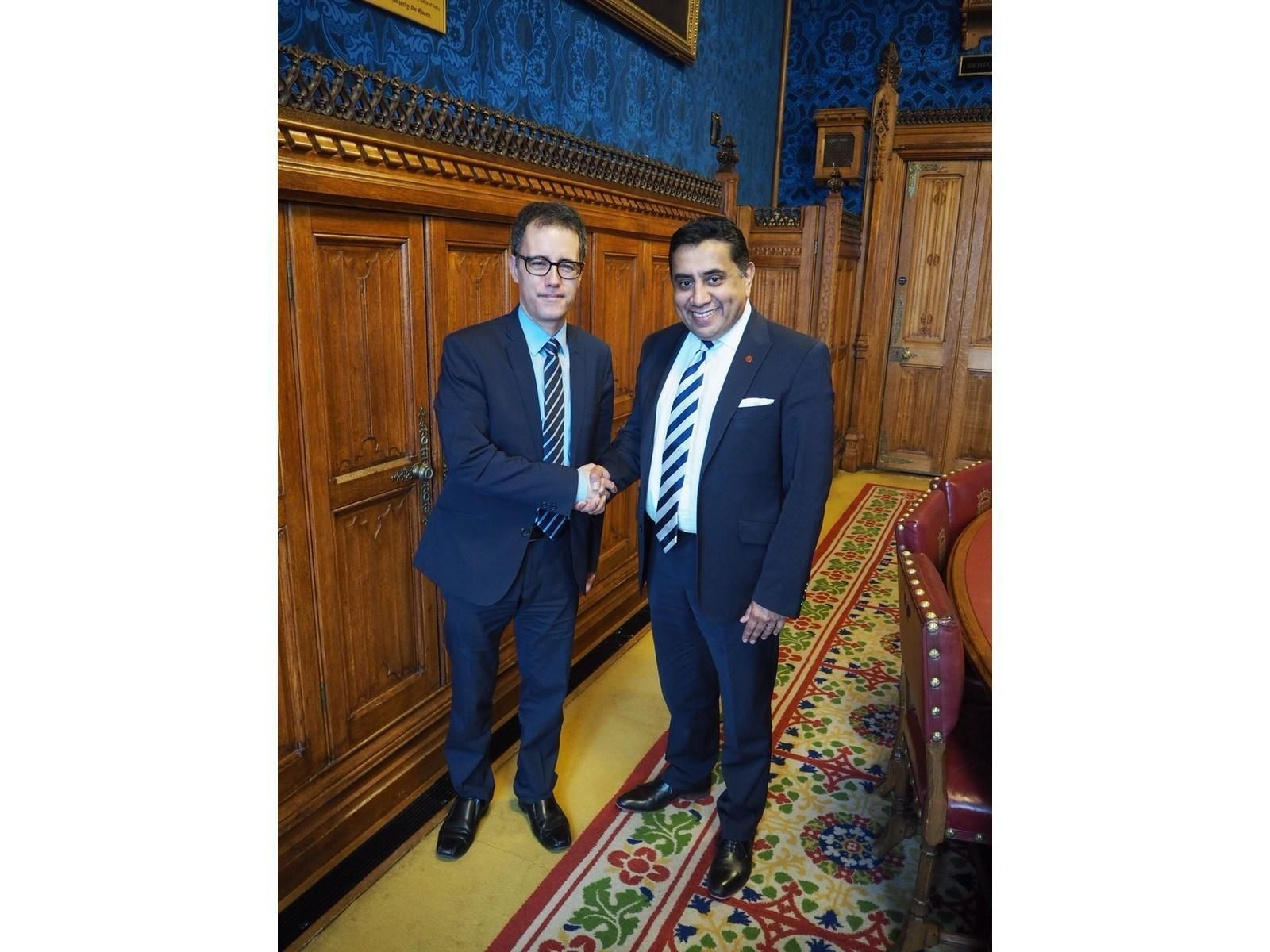 El atasco que provocó el día 8 el bloqueo de la pista del aeropuerto.