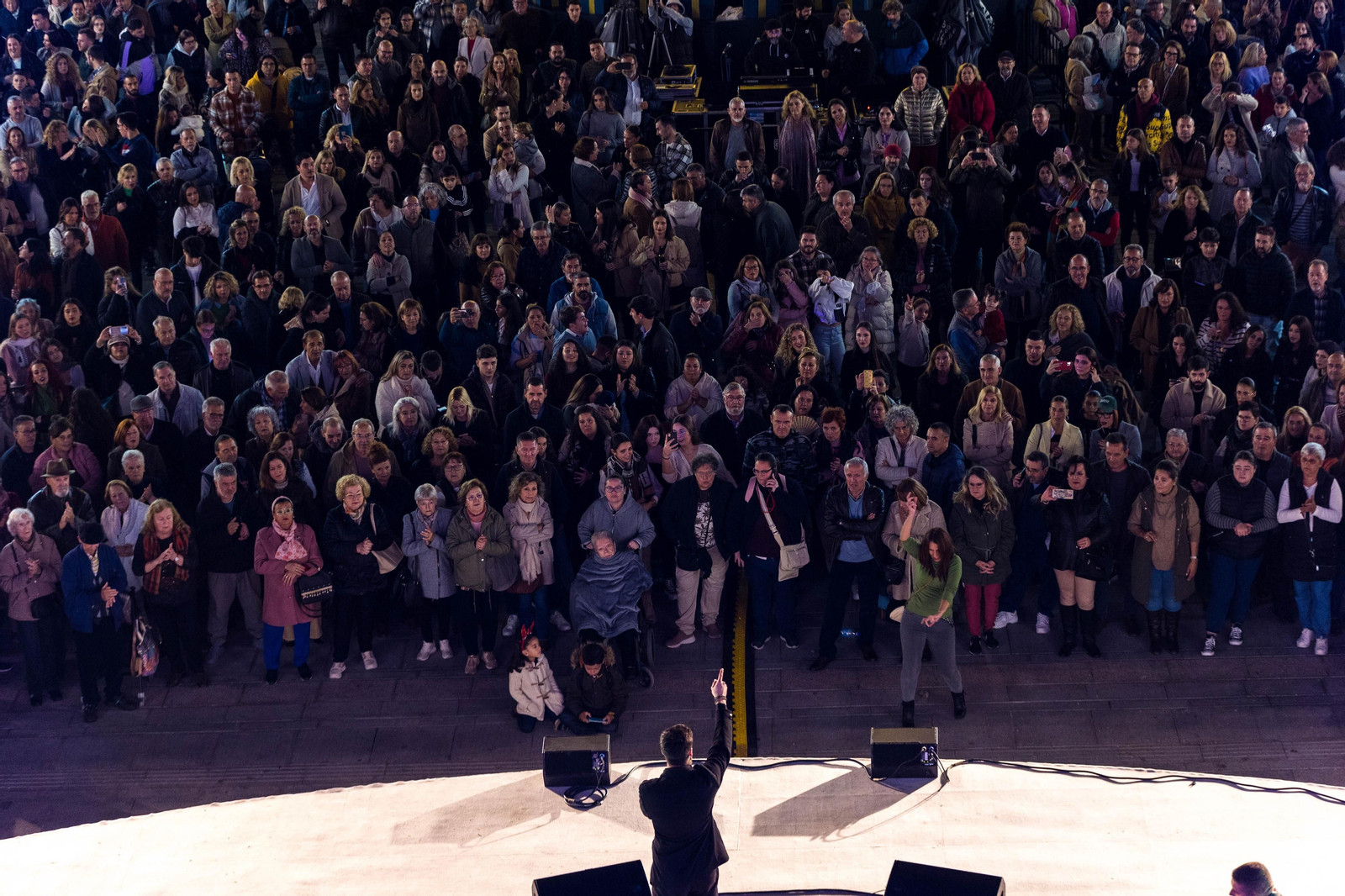 Doble sesión de zambombas navideñas en la plaza del Rey de San Fernando