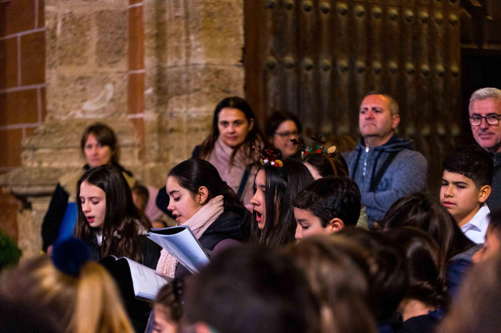 Bendecido el belén 'clásico' de San Fernando en el cancel de la Iglesia Mayor