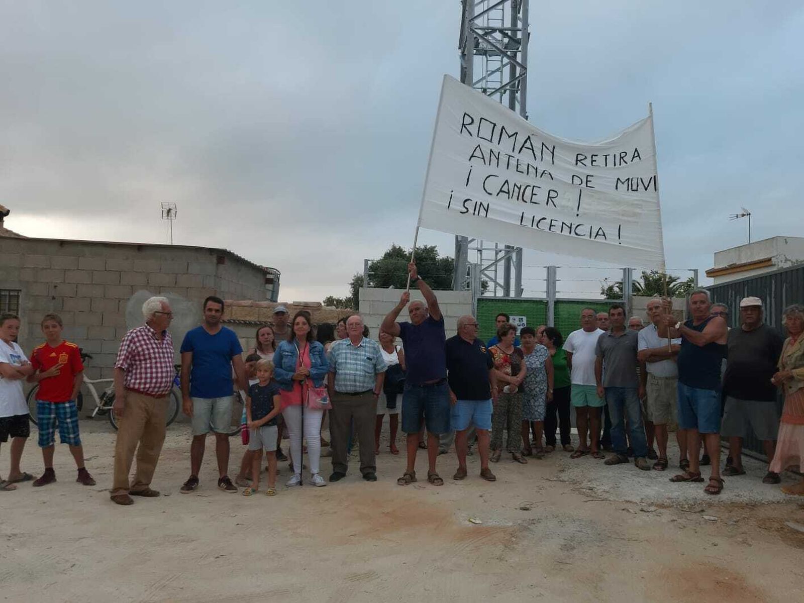 Vecinos de la asociación se manifestaron en contra de la antena de telefonía el pasado fin de semana