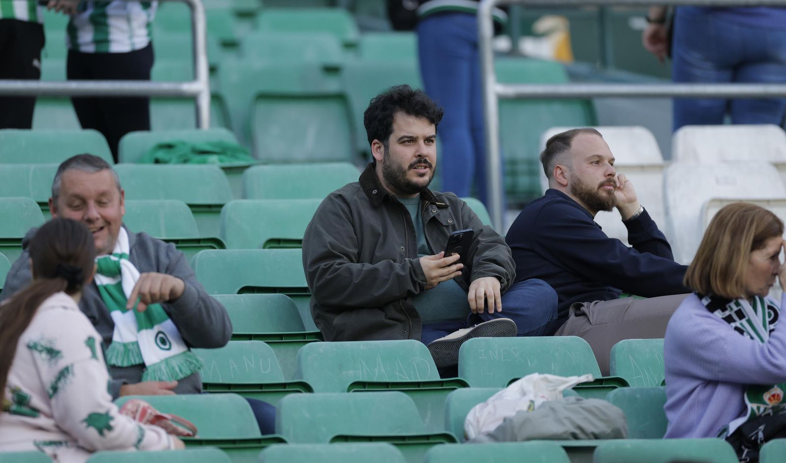 Búscate en las fotos del Betis - Gent