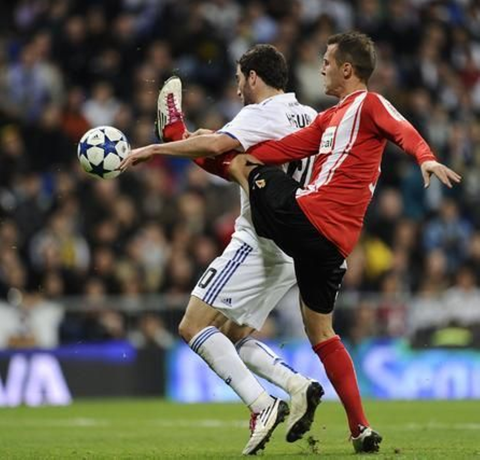 El Madrid goleó a un Murcia muy combativo.

Foto: AFP