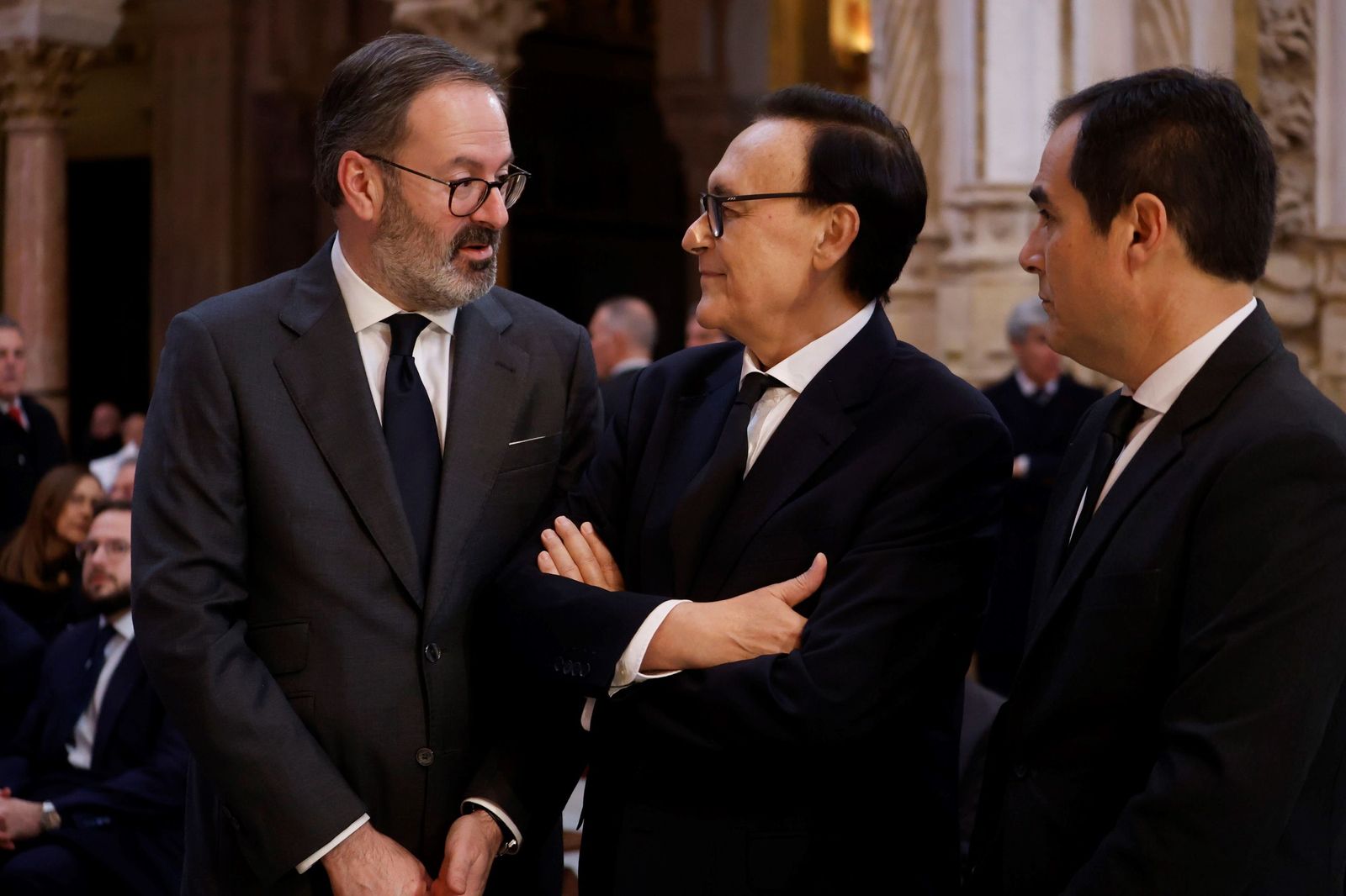 Las imágenes del funeral en Córdoba por las víctimas de la tragedia de Adamuz