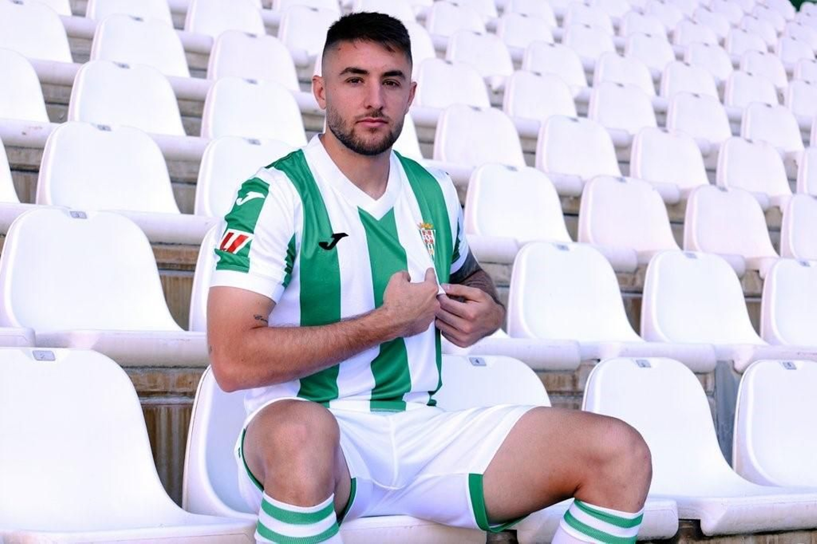 Primera camiseta del Córdoba CF 2024-25.