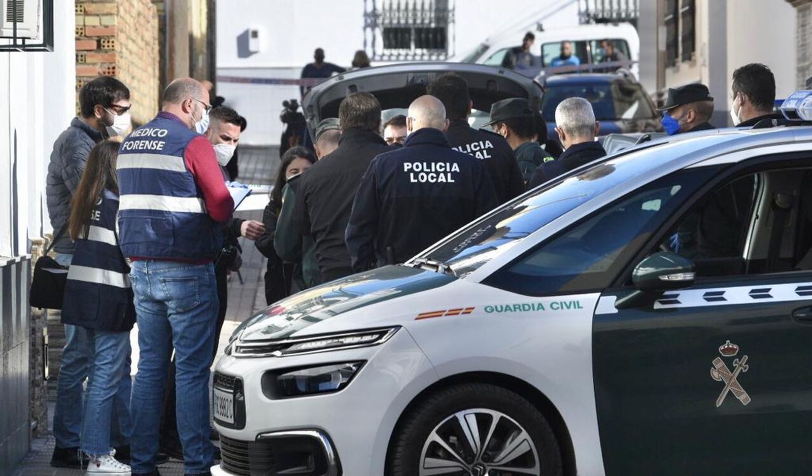 La Guardia Civil en el lugar del crimen.