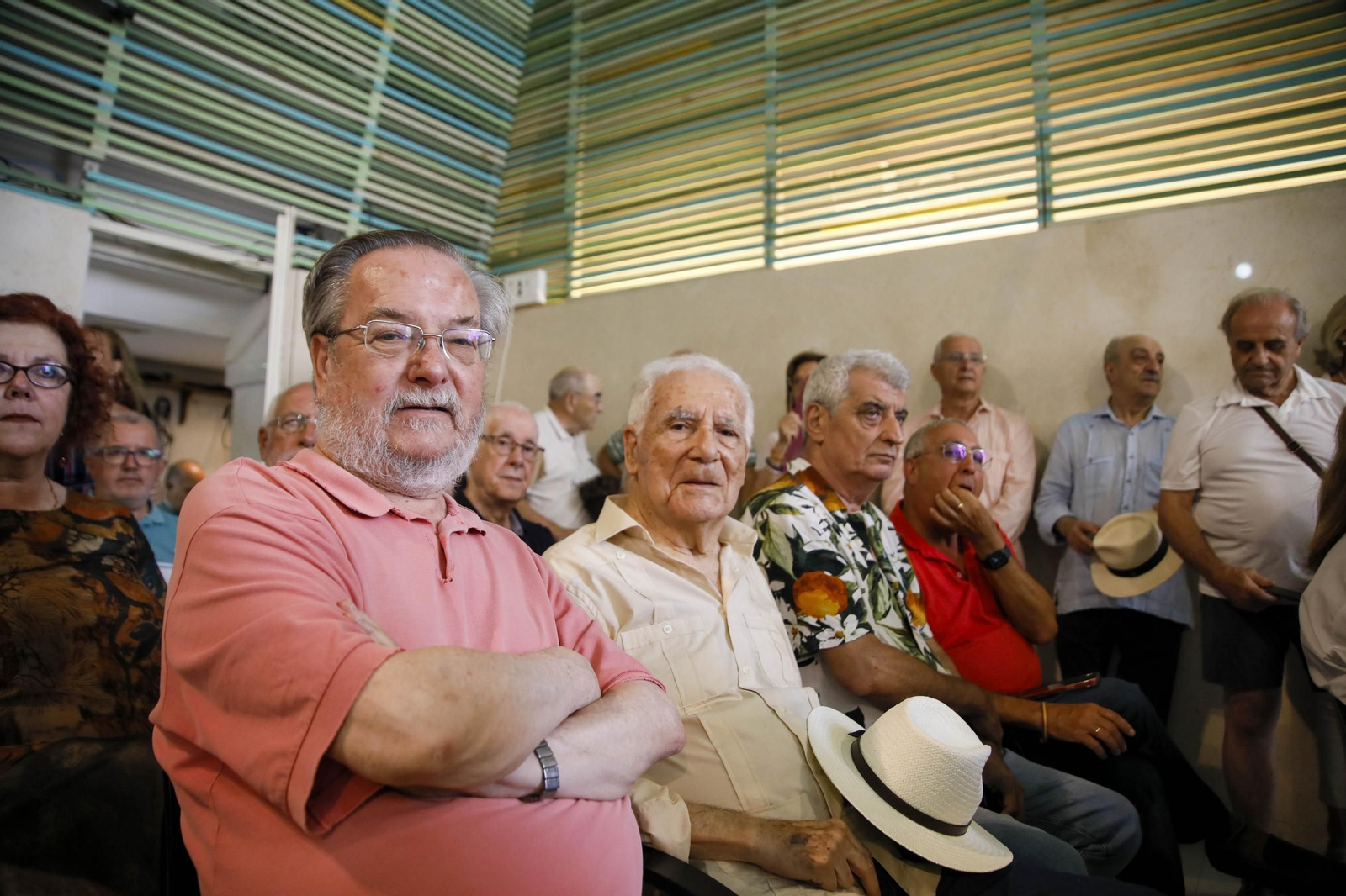 Placa de memoria histórica en el monumento de los coloraos, en imágenes