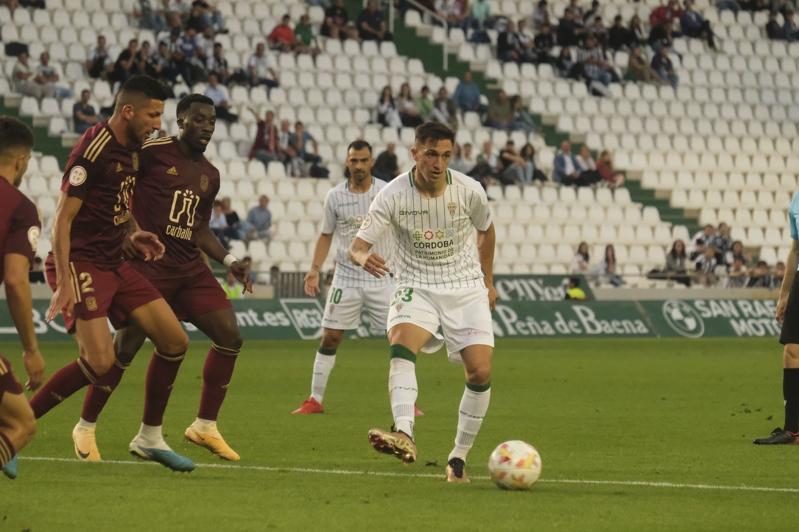 Las mejores fotos del ambiente en El Arcángel en el Córdoba CF - Badajoz