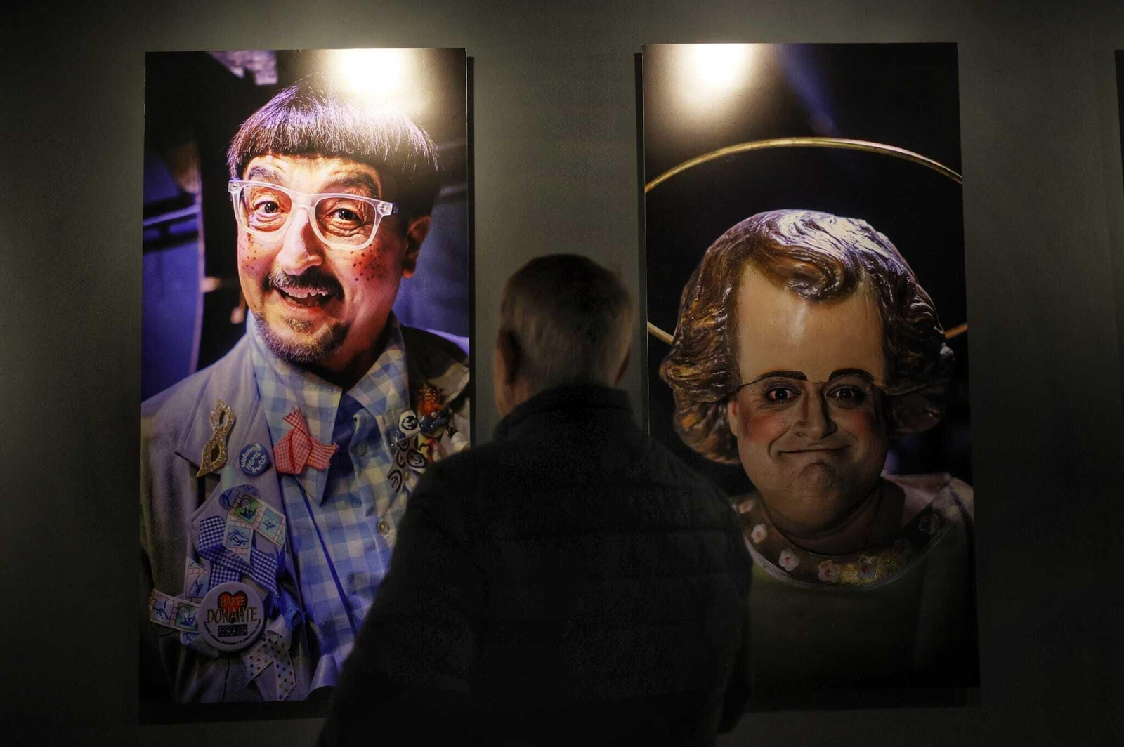 La exposición 'Carnaval de Improviso. Retratos urgentes: la trastienda del COAC', en imágenes