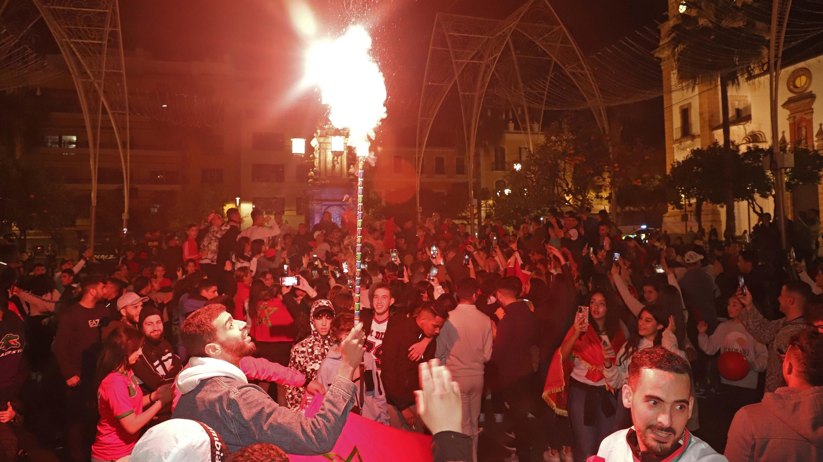 Fotos de la celebración en Algeciras de la victoria de Marruecos sobre España en Qatar