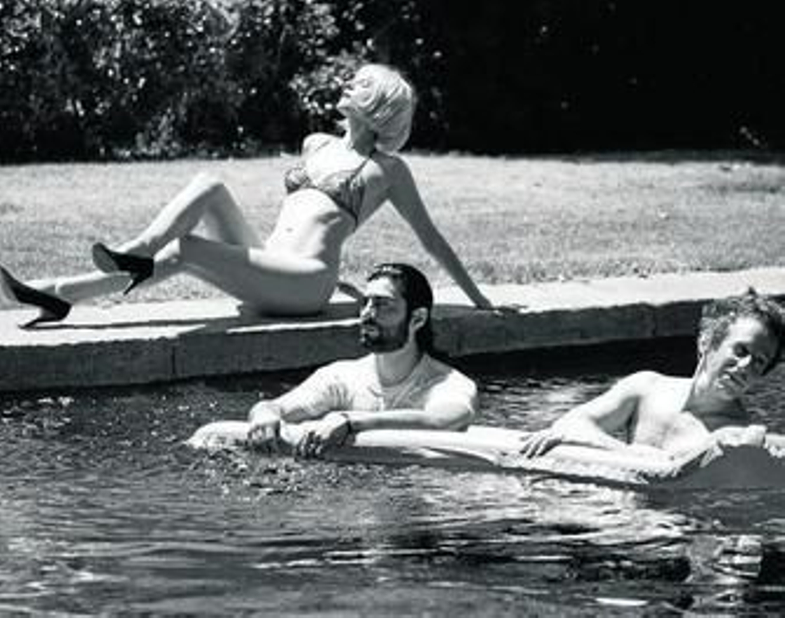 Najwa Nimri (Pamplona, 1972) se muestra en 'Rat Race' en su versión más estival y lúdica.