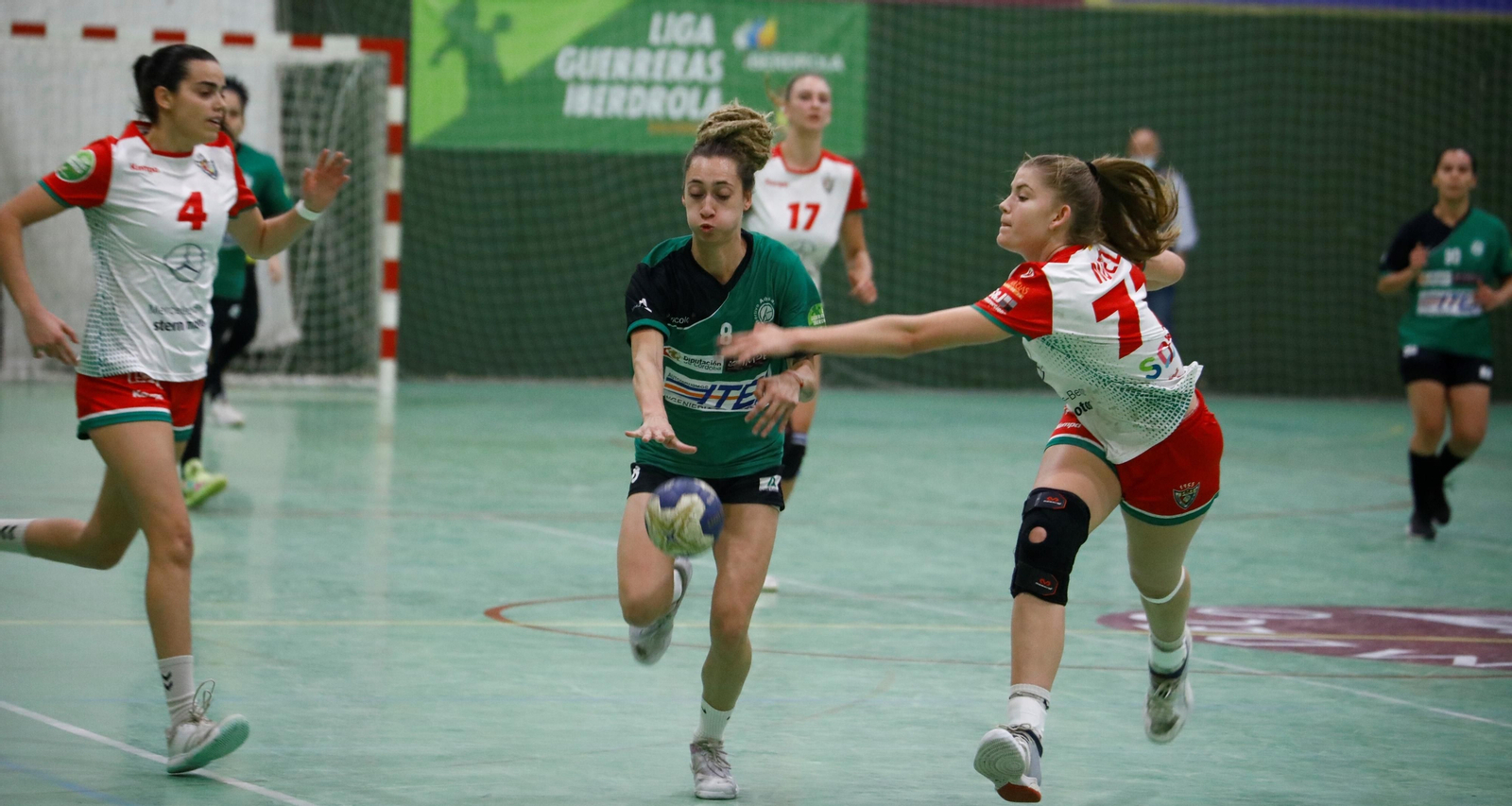 Bonazzola sale al contragolpe en un partido del Itea Córdoba. Bonazzola sale al contragolpe en un partido del Itea Córdoba.