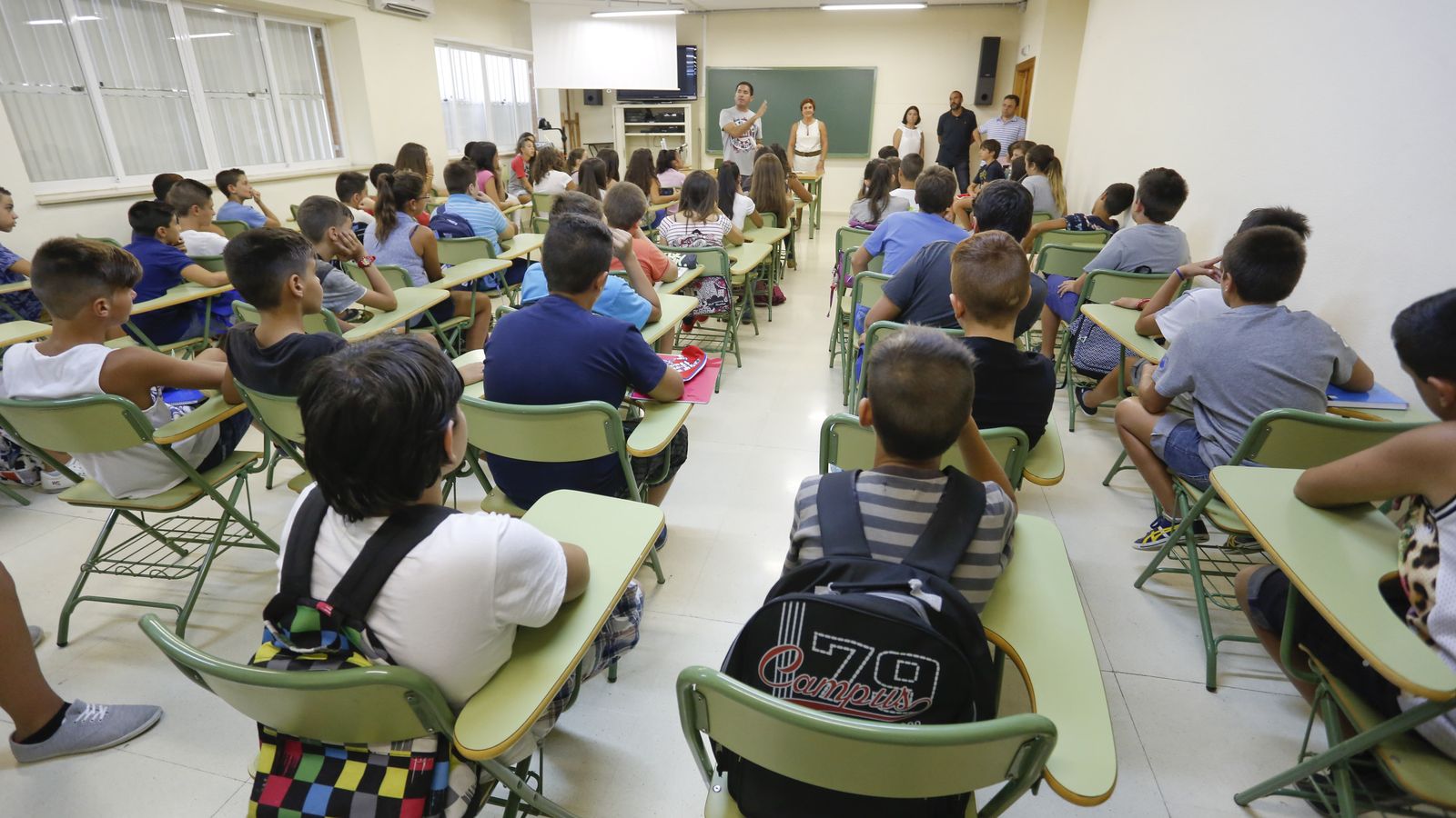 Alumnos de Secundaria en un acto de presentación del curso.