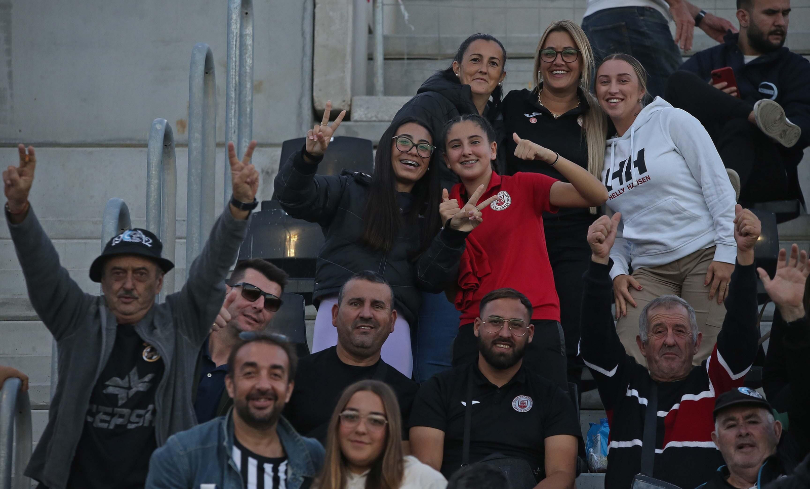 Búscate durante el Balona - Sevilla Atlético en el Ciudad de La Línea