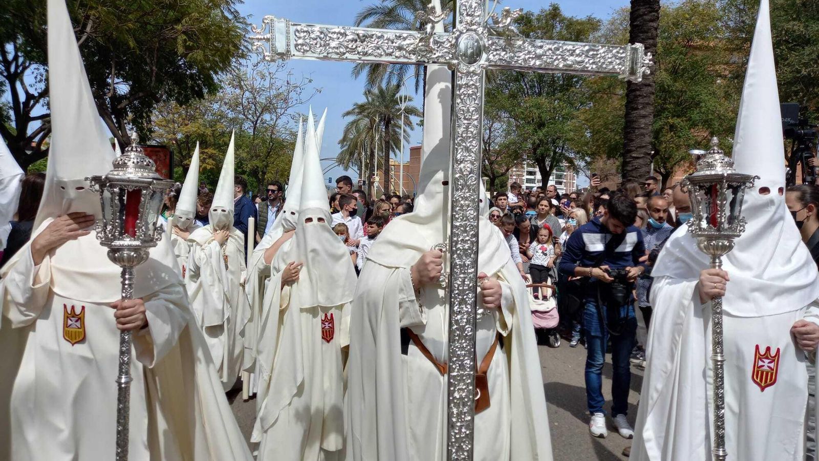 La cruz de guía de la Merced ya está en la calle.