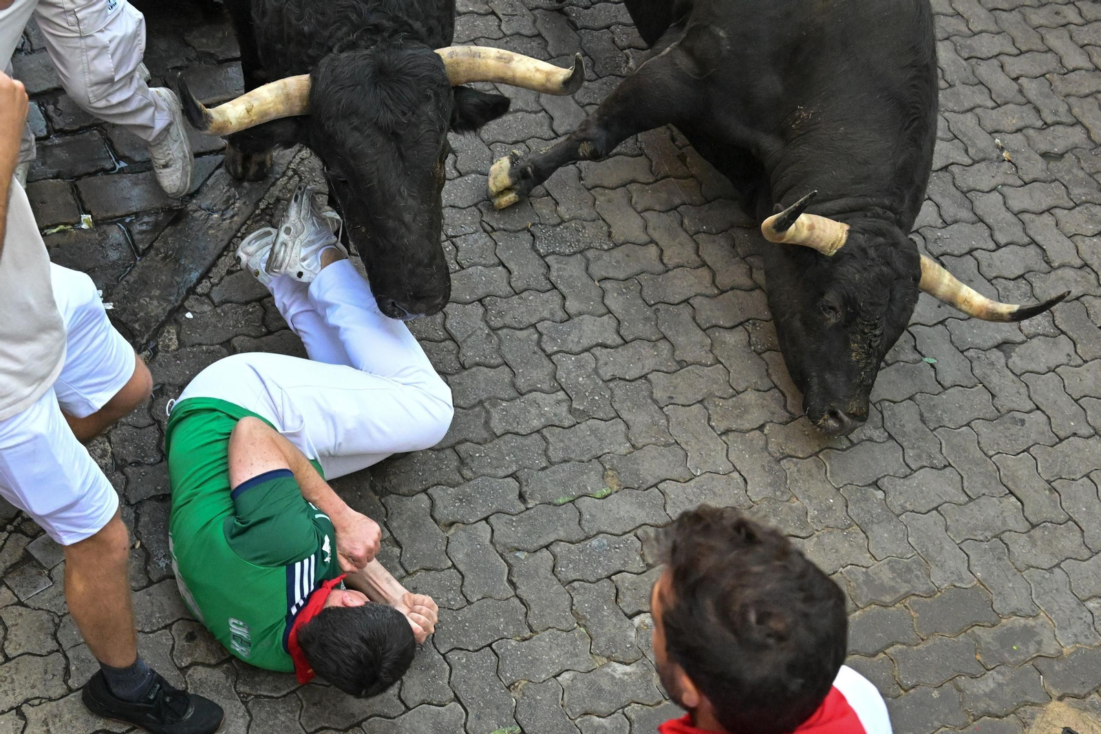 La bravura de Tarifa se hace notar en Pamplona: tres heridos en un encierro con toros de La Palmosilla